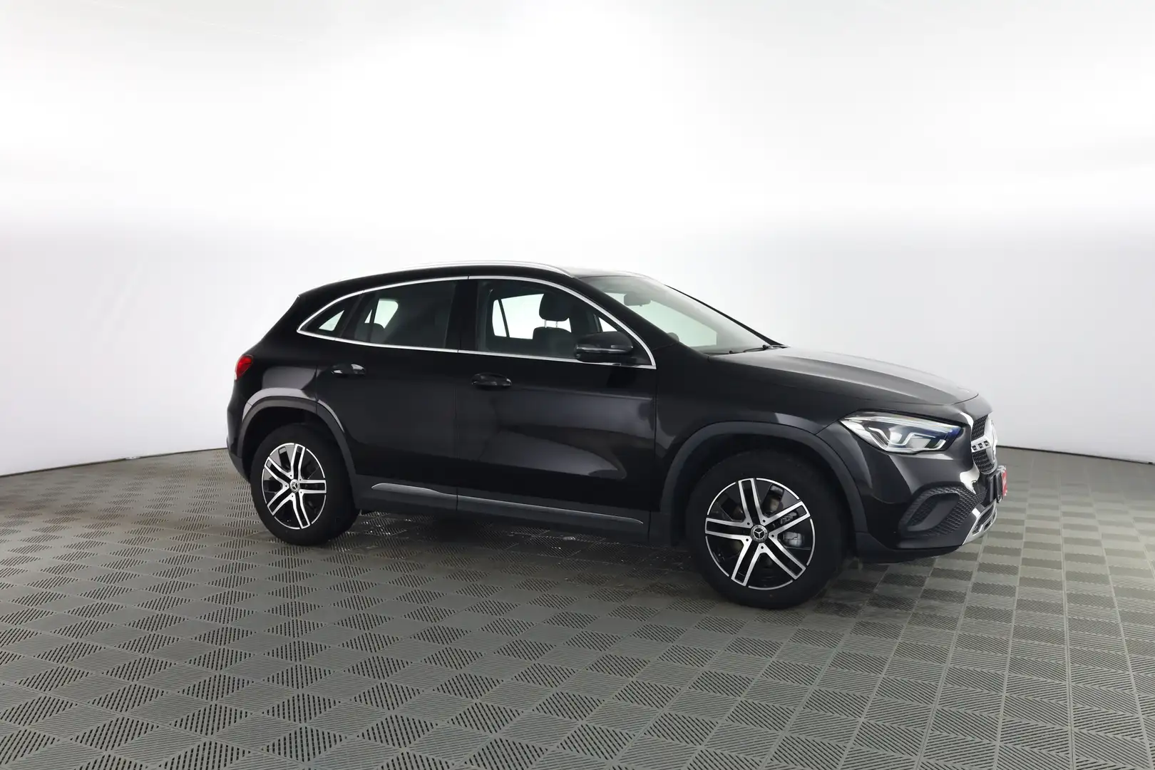 Mercedes-Benz GLA 180 d Automatic Sport Plus Noir - 2