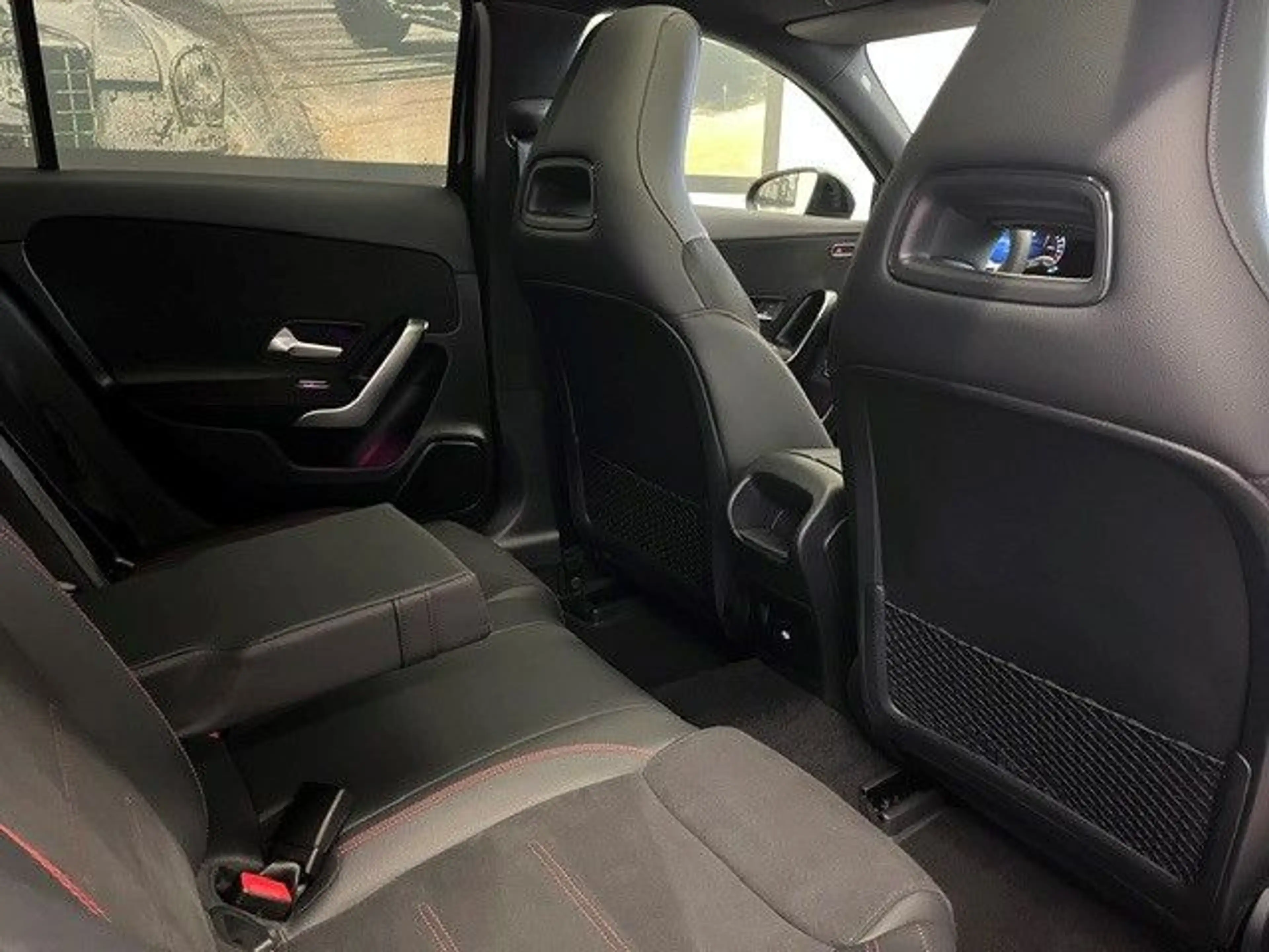 Mercedes-Benz A 250 e AMG-Line Panorama Distronic Keyless Go — photo 10
