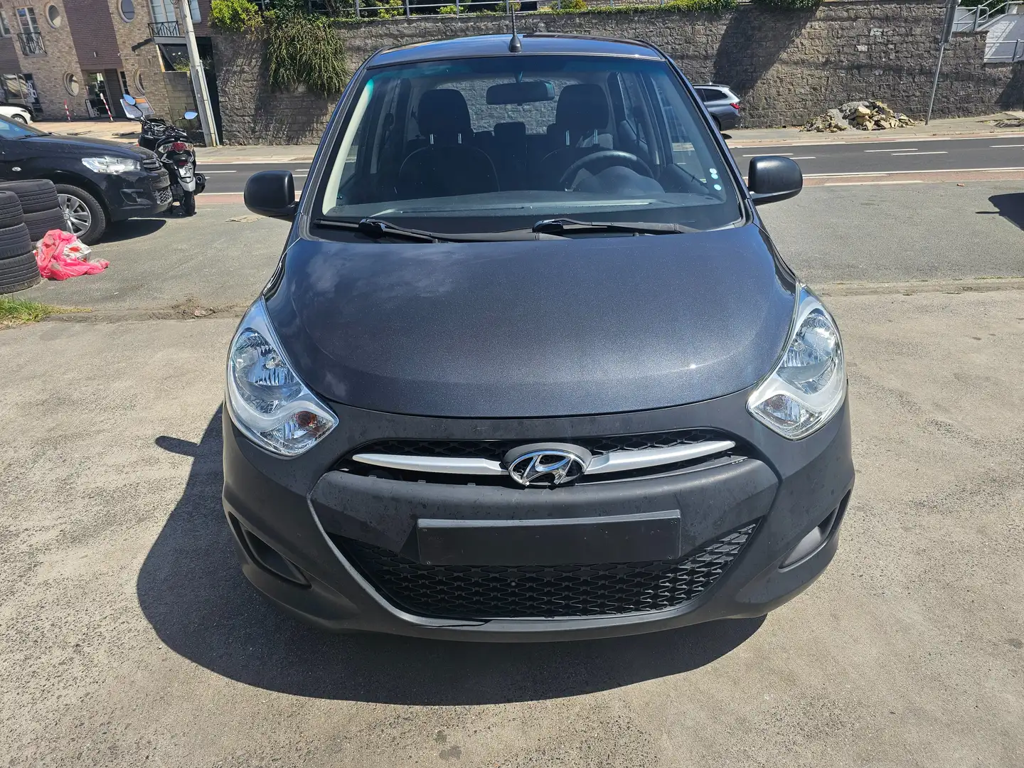 Hyundai i10 i10 1.0i Comfort BlueDrive Grijs - 1