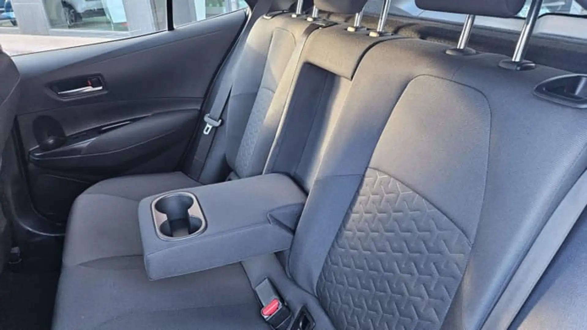 Toyota Corolla 125H Business Blanco - 2