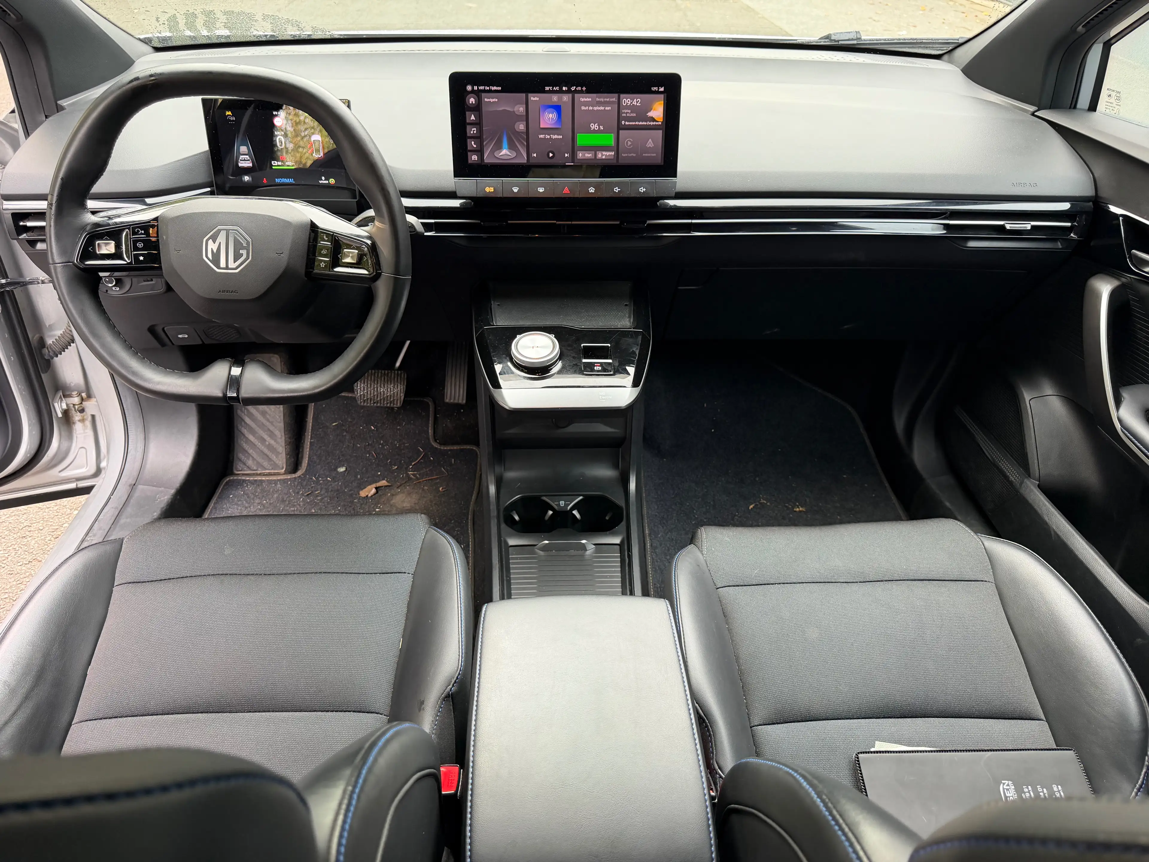 MG MG4 64 kWh Luxury-204pk-Navi-360cam-Leder-2023 — photo 12