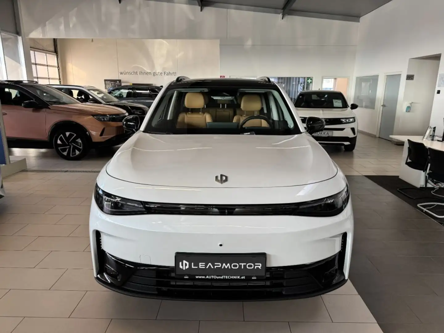 Leapmotor C10 REEV C10 Design Weiß - 1