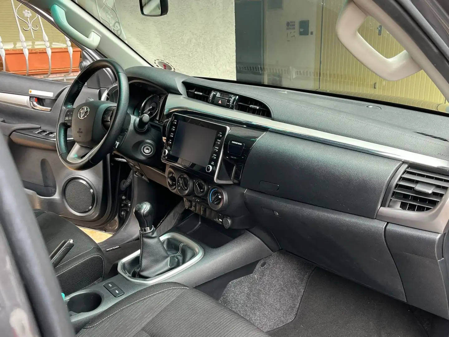 Toyota Hilux 2.4 d-4d double cab Lounge 4wd - 2