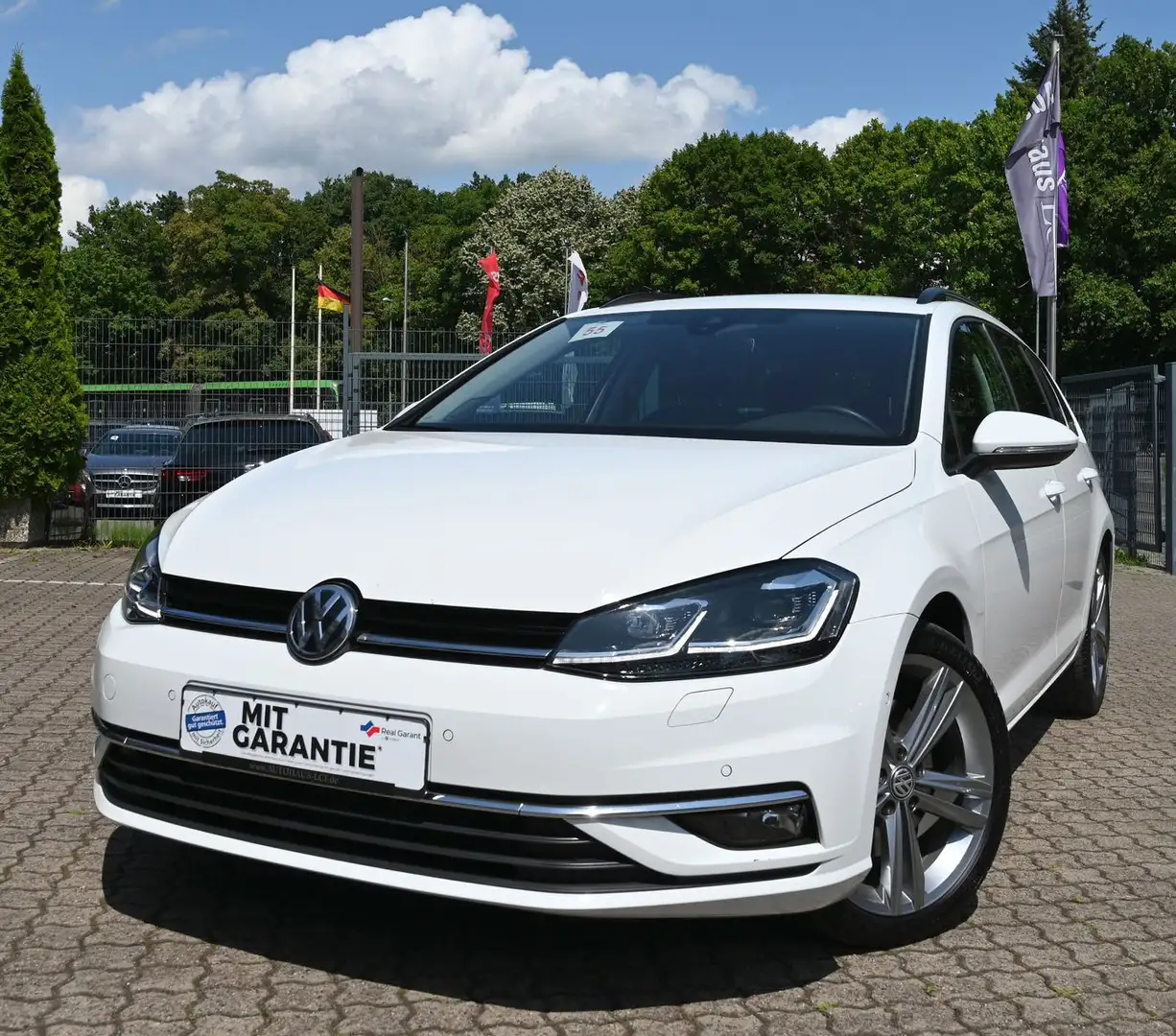 Volkswagen Golf VII Variant 2.0 TDI Highline Navi Cam AHK Weiß - 2