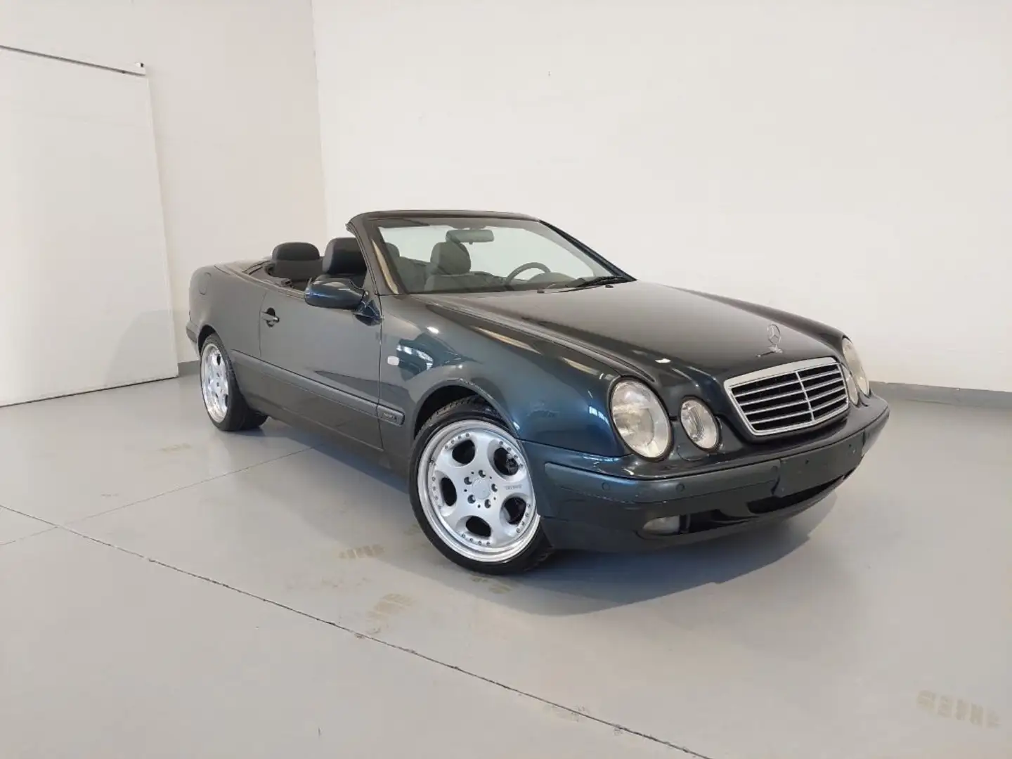 Mercedes-Benz CLK 320 cat Cabriolet Sport 68.000 KM!!! Blauw - 1