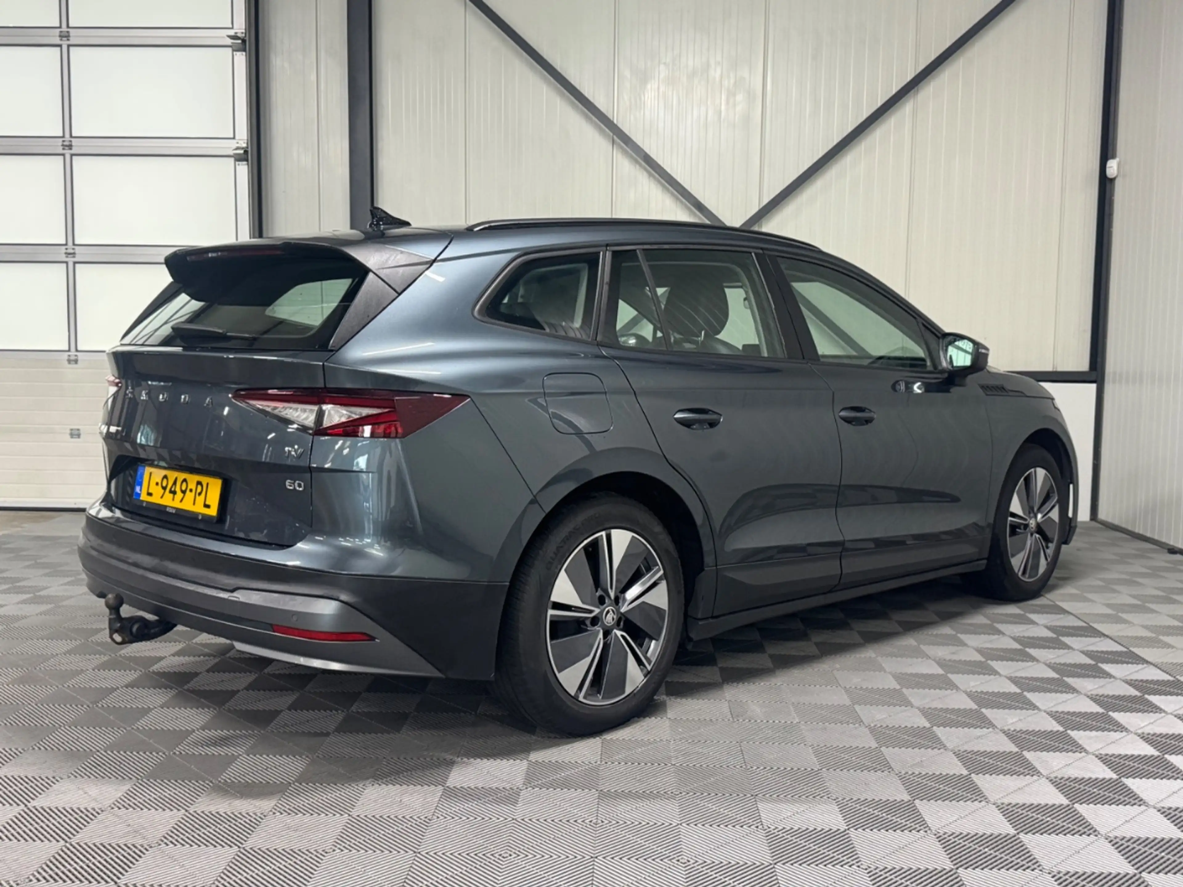 Skoda Enyaq iV 60 | 3-Fase | SOH 89% | Half Leer | Trekhaak | — photo 2