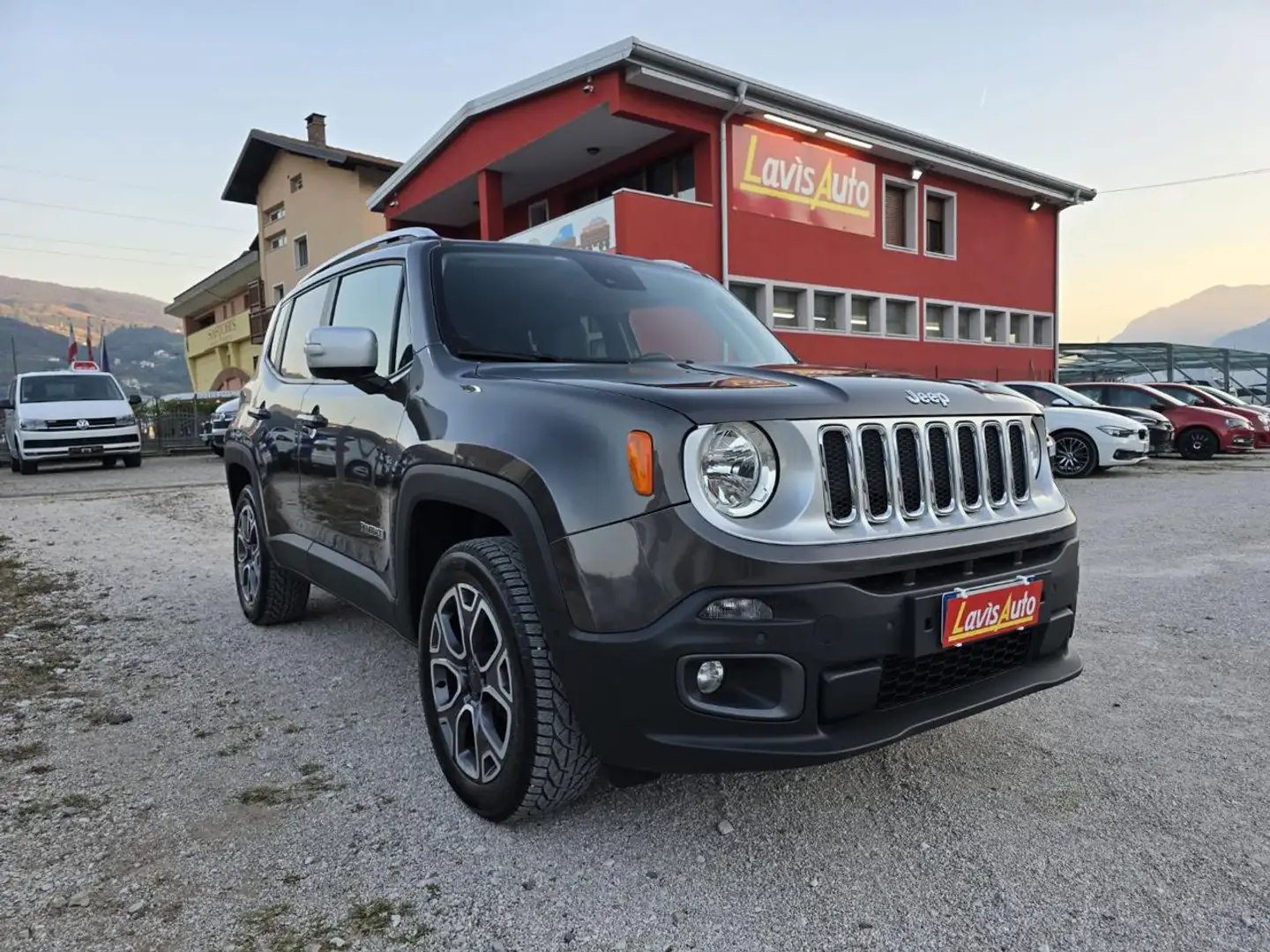 Jeep Renegade 2.0 Mjt 140CV 4WD Active Drive Low Limited Grau - 1