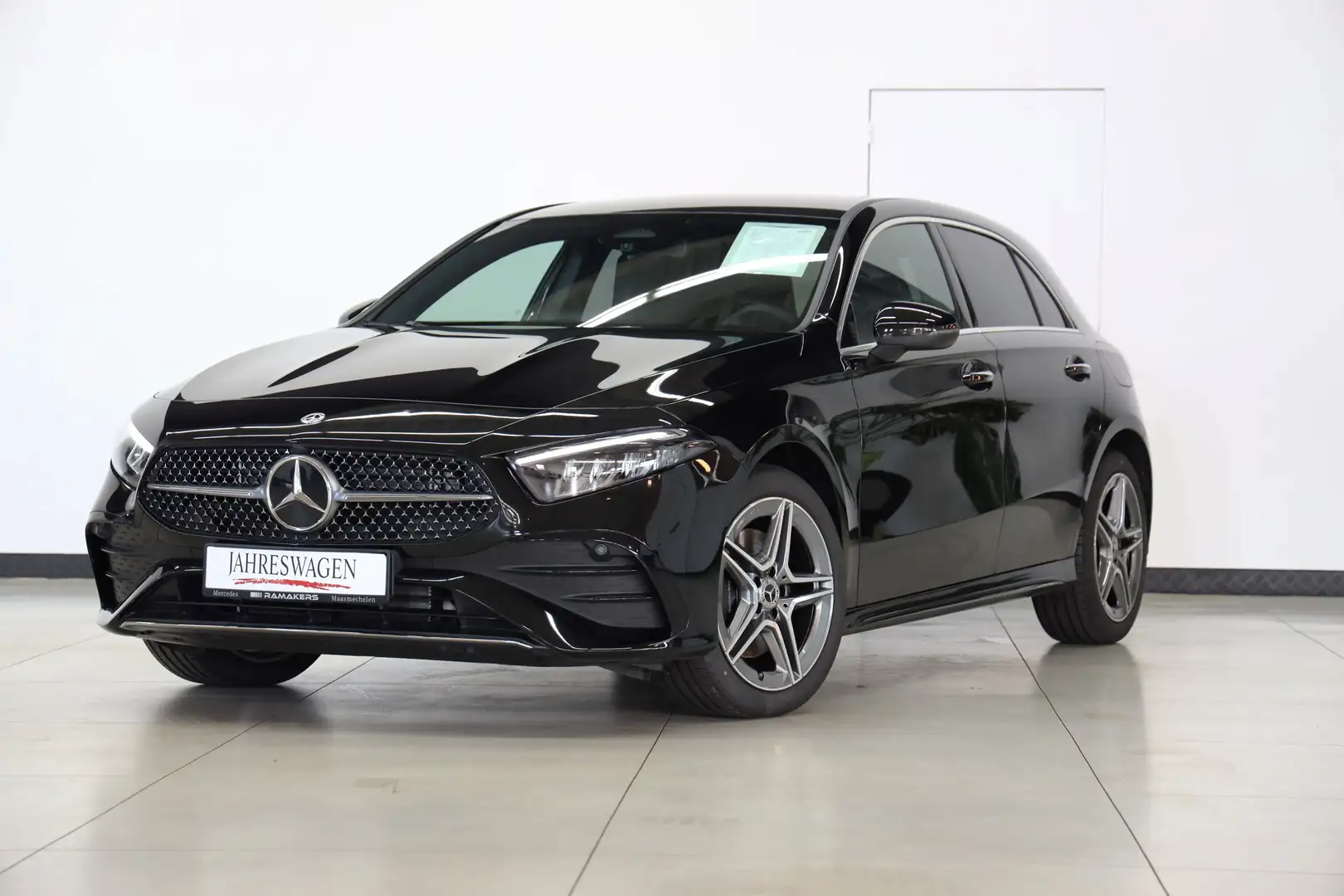 Mercedes-Benz A 250 e *facelift* AMG Leder Sfeerlicht KEYLESS Carplay Negro - 1