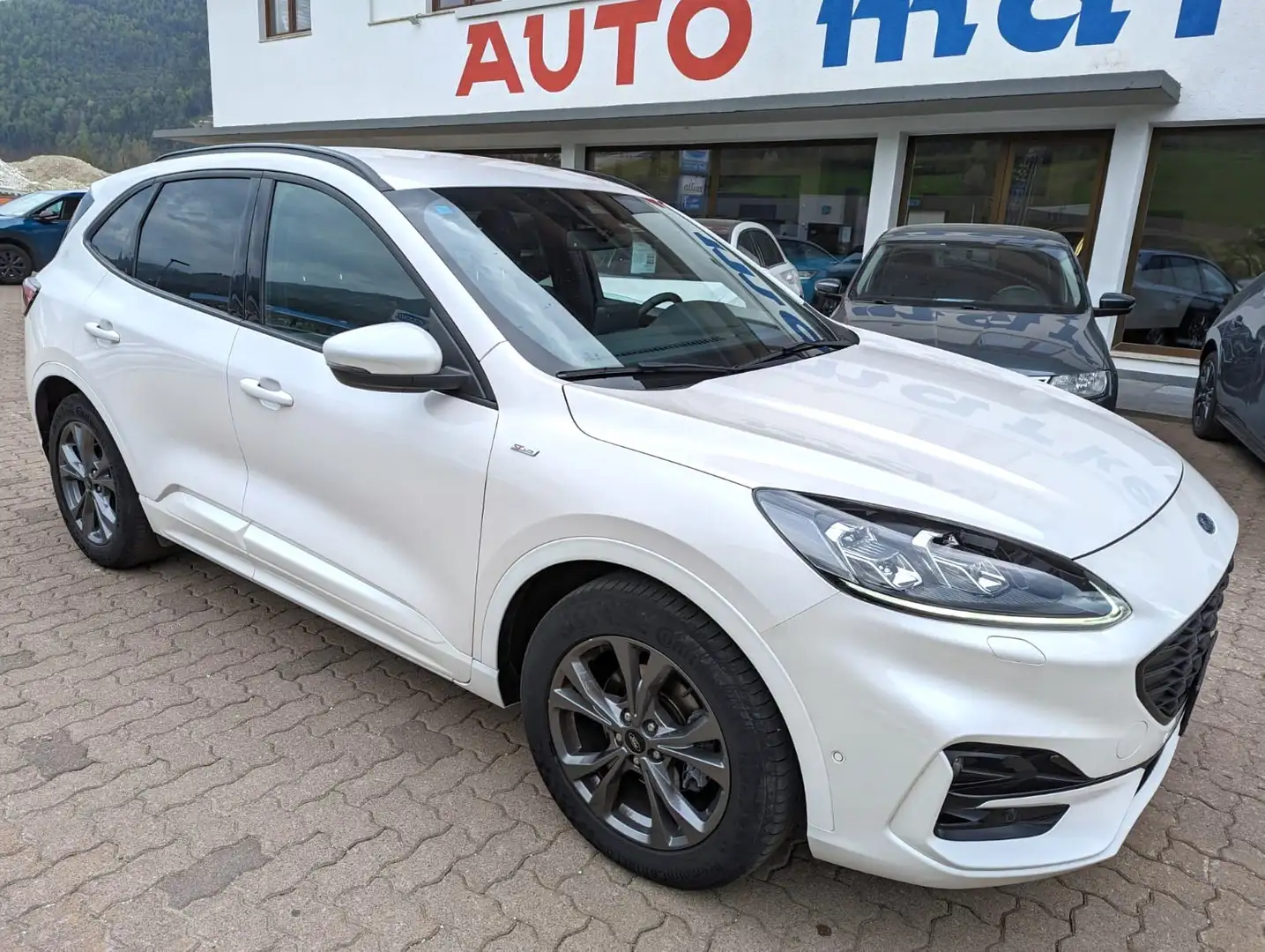 Ford Kuga 2.0 ECOBLUE ST-LINE AWD Wit - 1