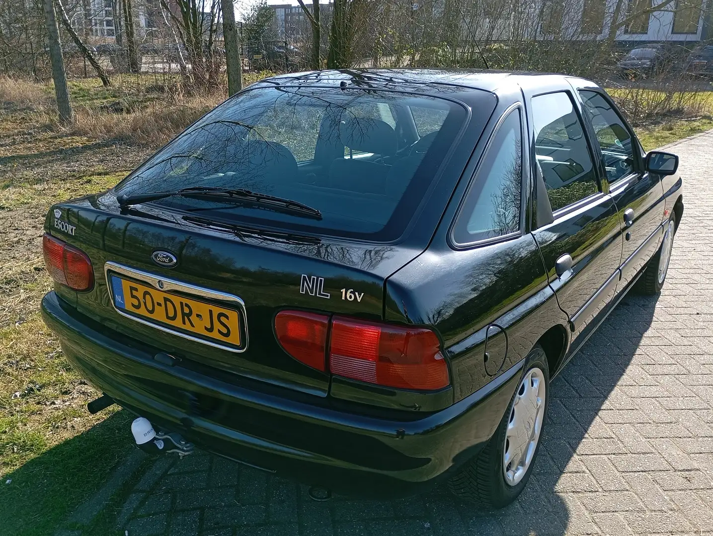 Ford Escort Escort 1.6 Pacific Cool Чёрный - 2