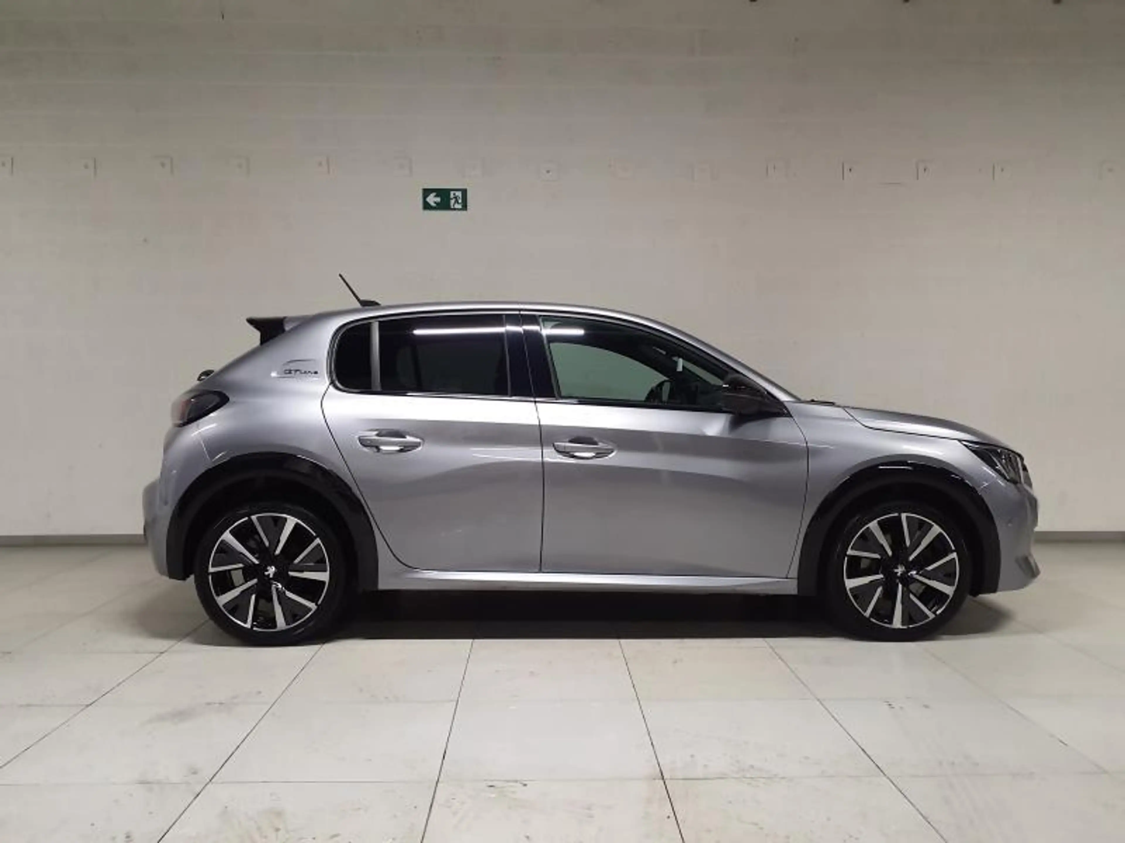 Peugeot 208 II & e- GT Line — photo 5
