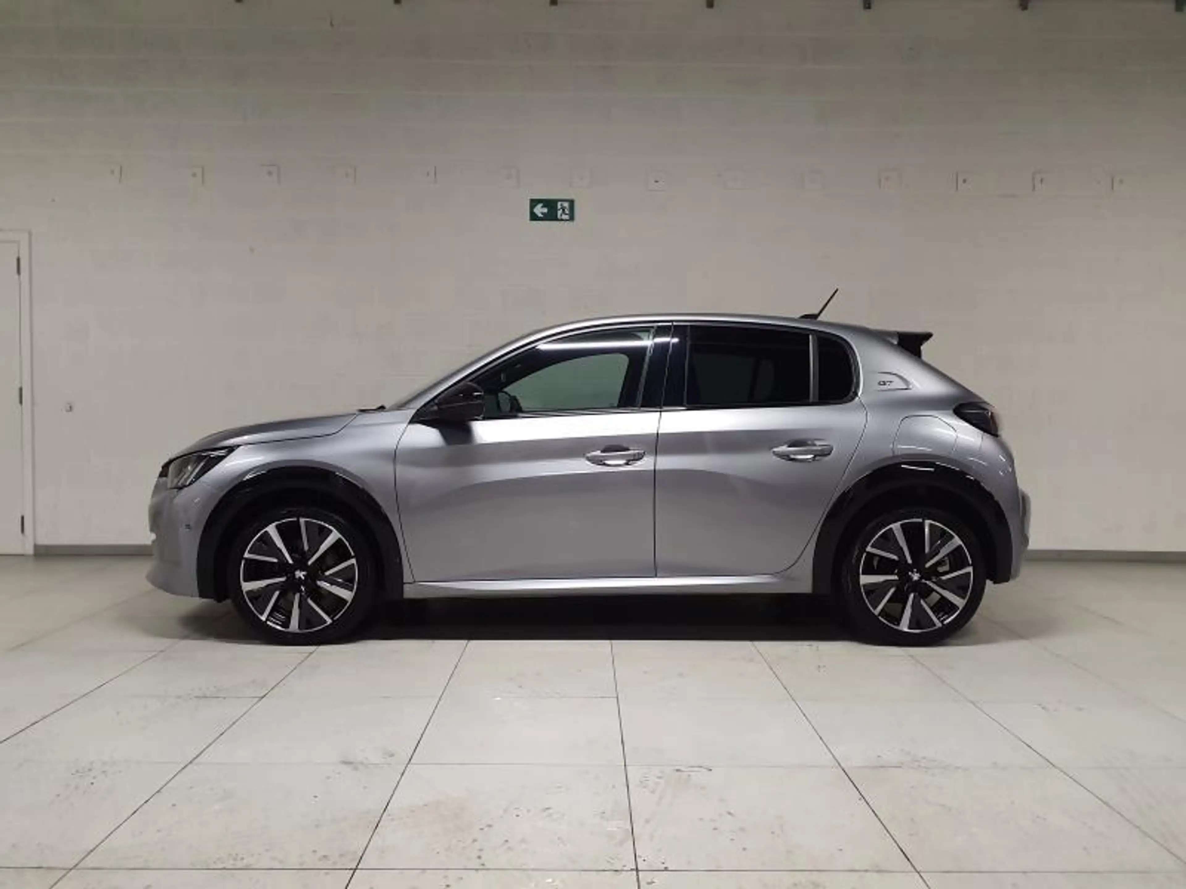 Peugeot 208 II & e- GT Line — photo 4