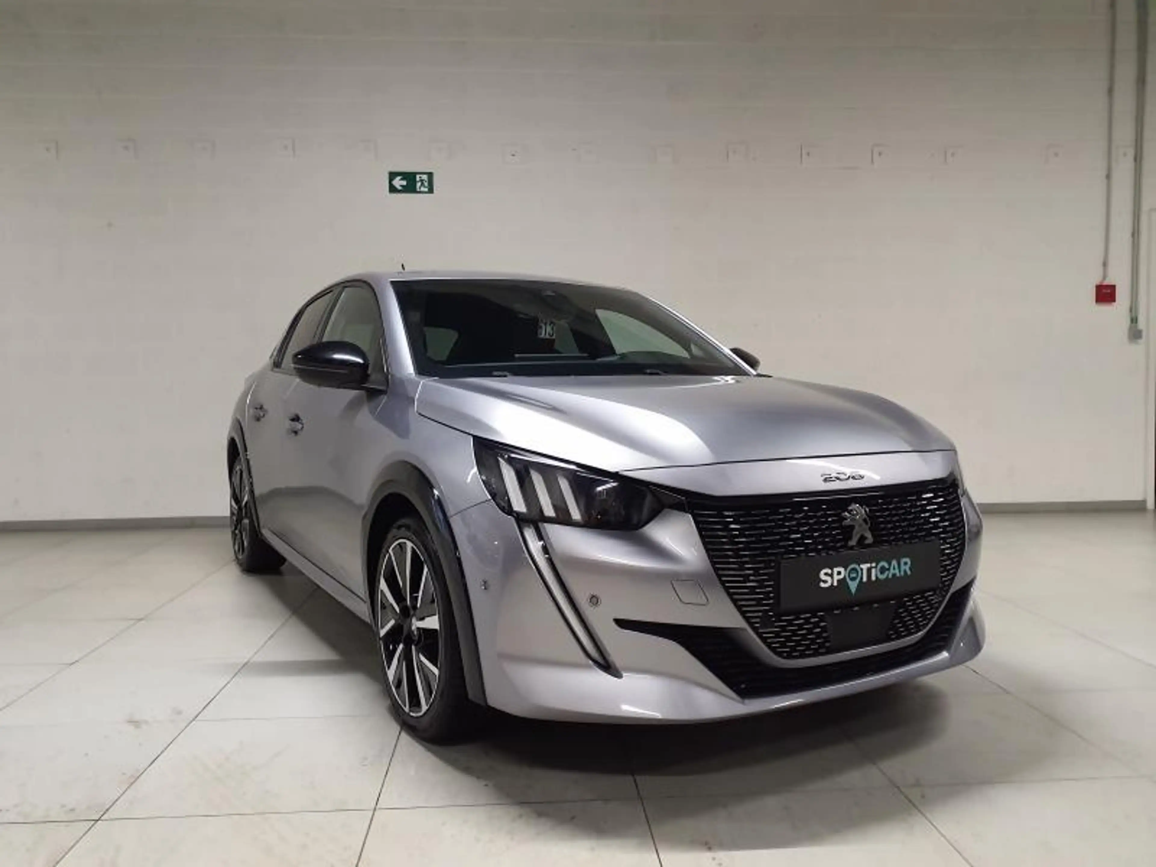 Peugeot 208 II & e- GT Line — photo 3