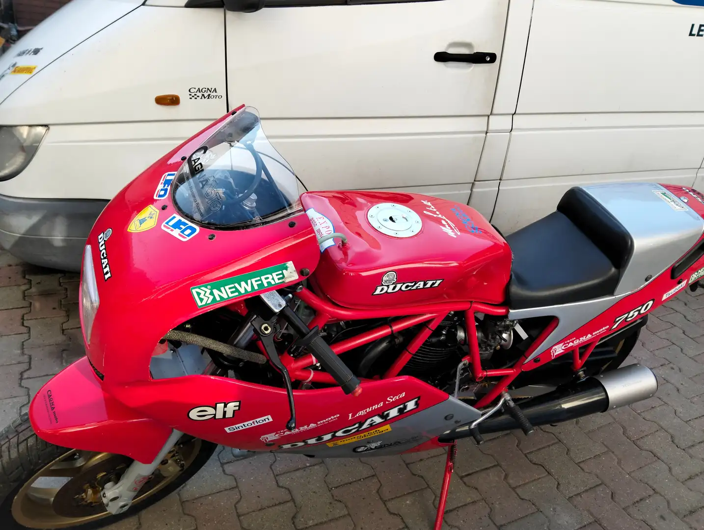 Ducati 750 F1 Laguna Seca Red - 2