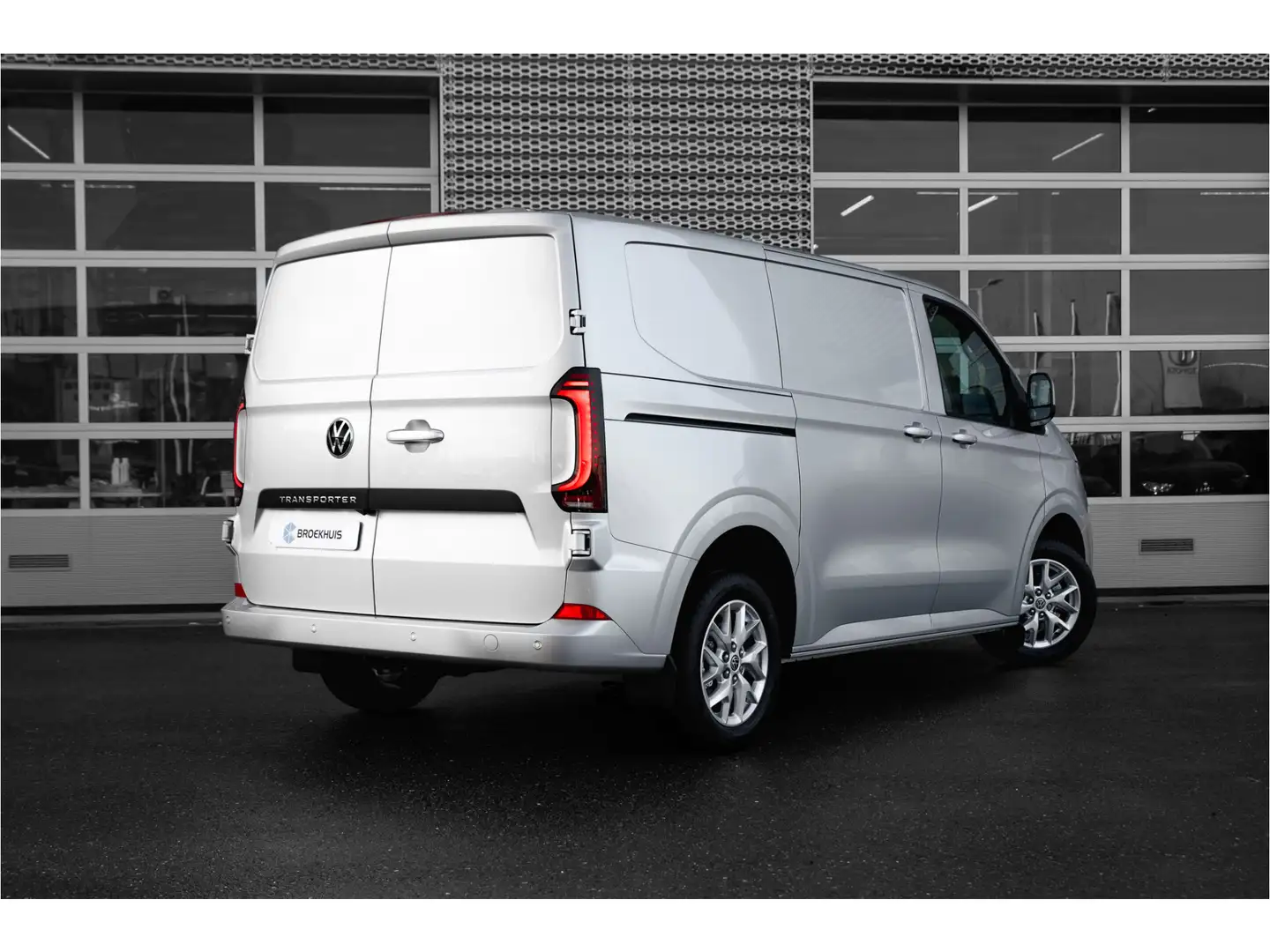 Volkswagen Transporter 2.0 TDI L1H1 28 Bulli | Alarmsysteem | Cruise cont Grijs - 2