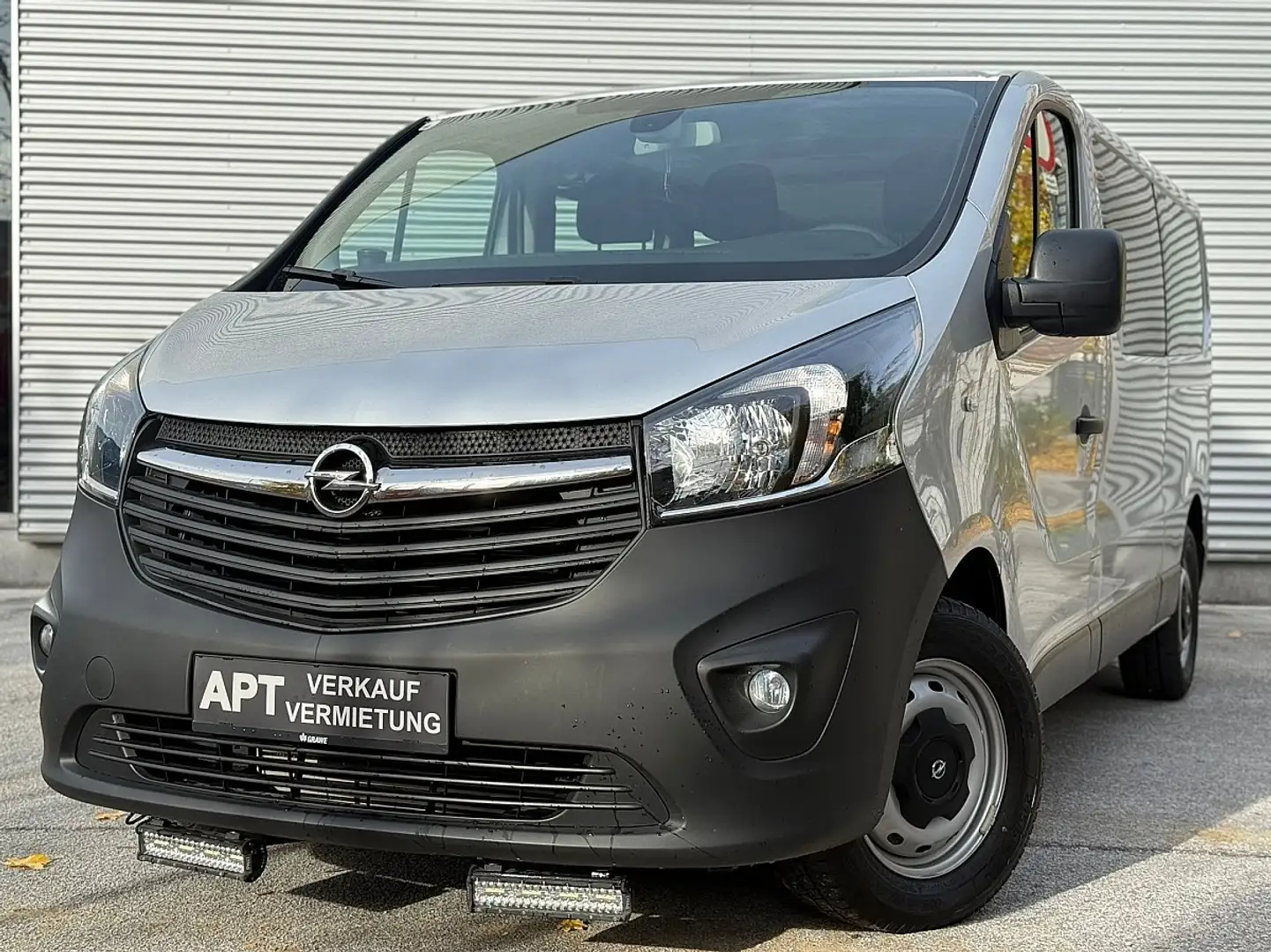 Opel Vivaro L2H1 1,6 CDTI BiTurbo ecoFLEX 2,9t Silber - 1