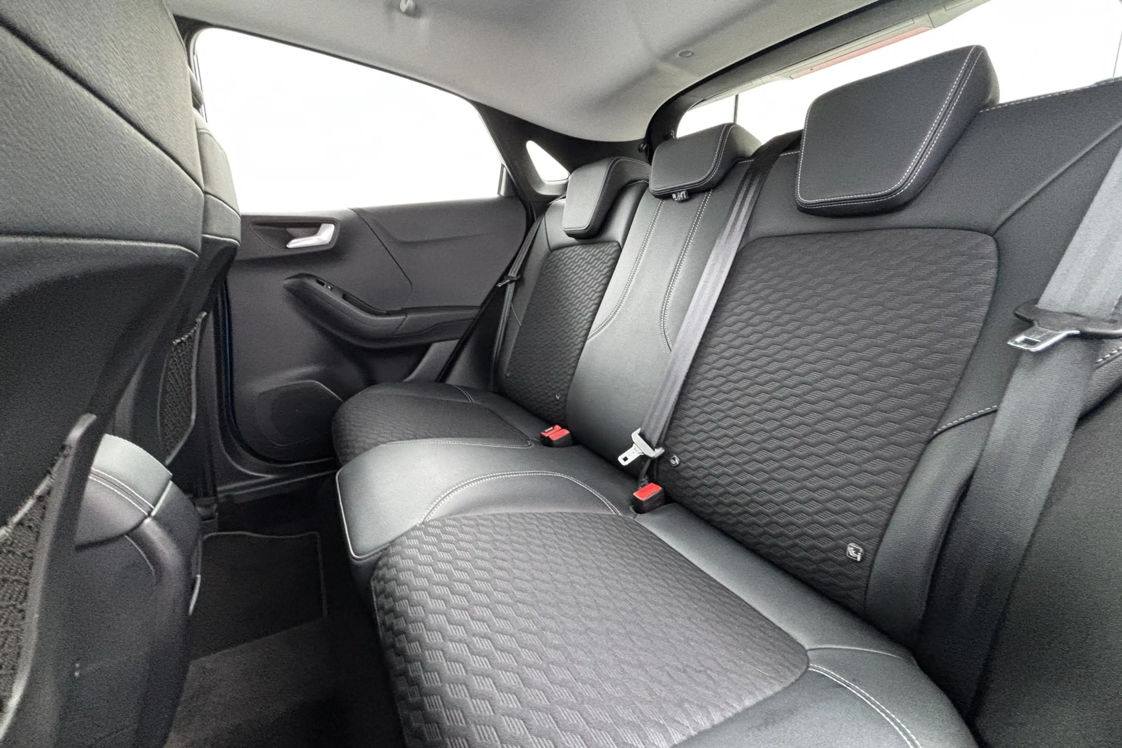 Ford Puma 1.0 EcoBoost Hybrid Titanium X Rijklaar comfort me — photo 22