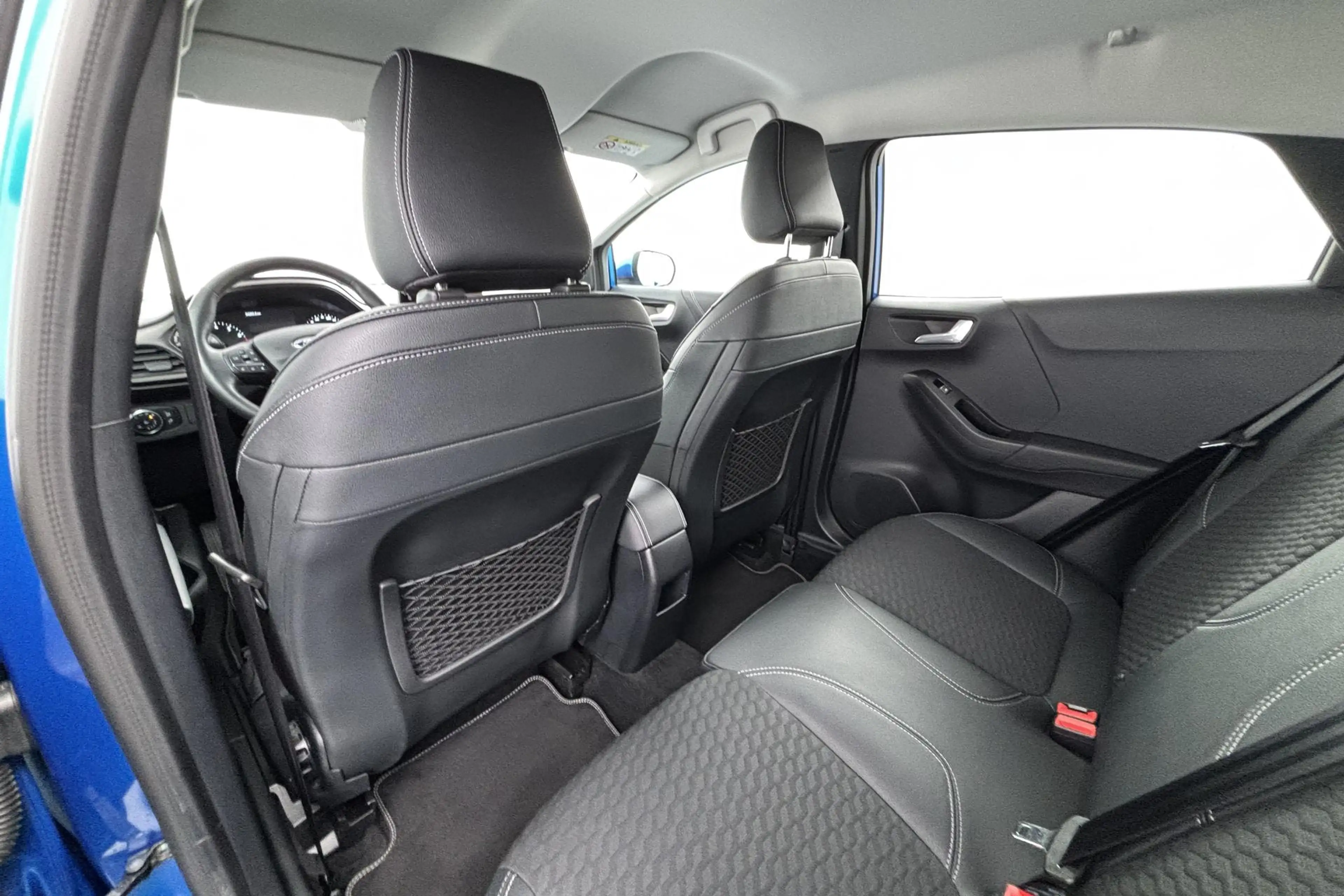 Ford Puma 1.0 EcoBoost Hybrid Titanium X Rijklaar comfort me — photo 21