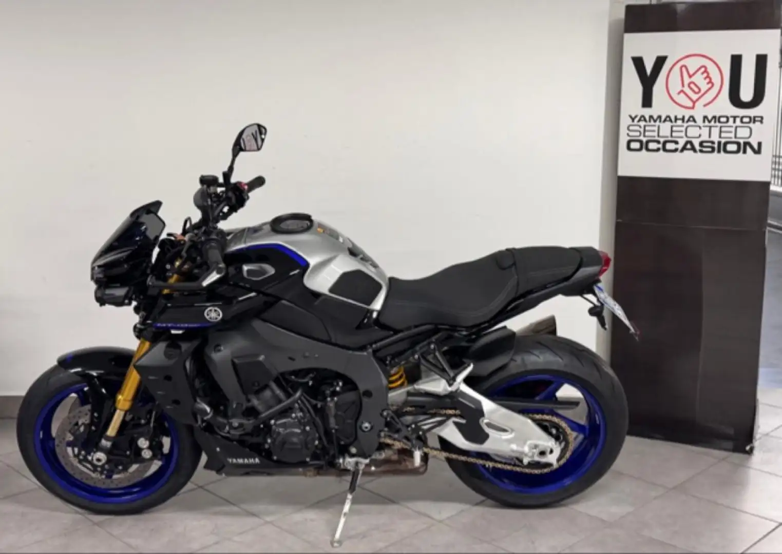 Yamaha MT-10 Naked Argento - 2