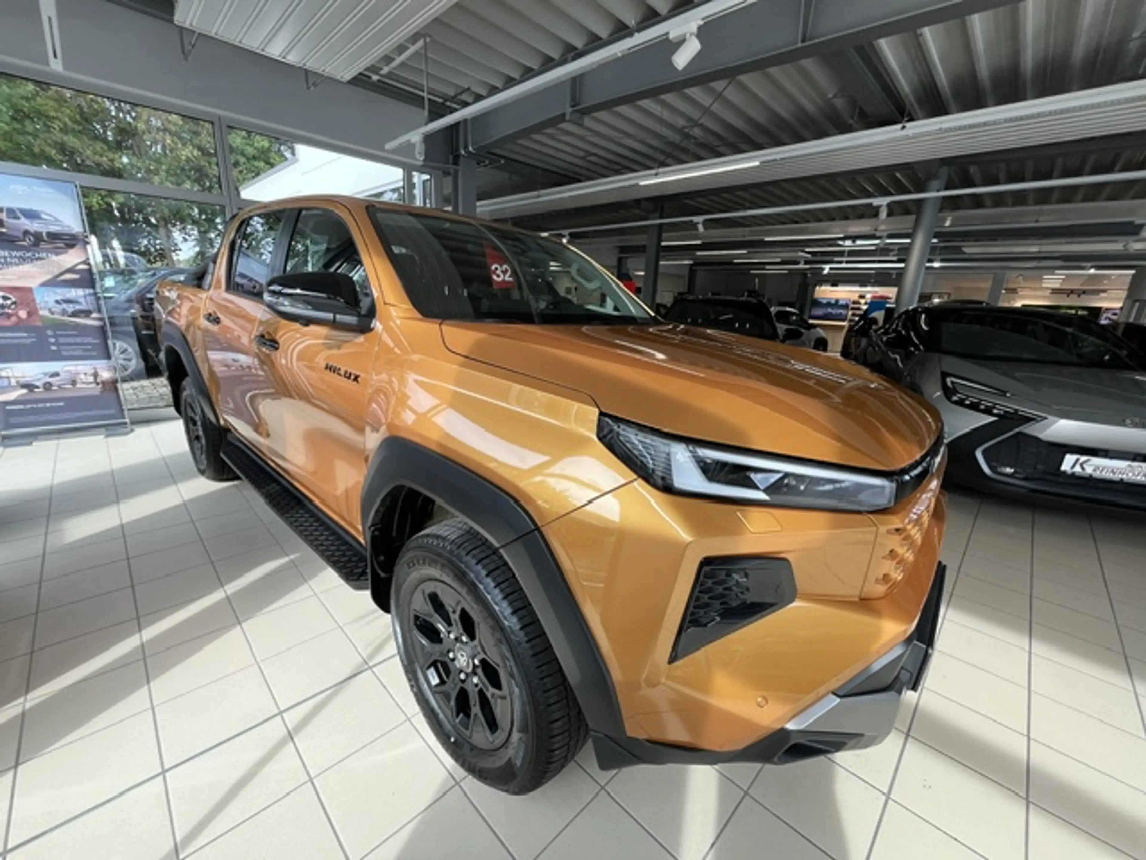 Toyota Hilux HiLux 4x4 Double Cab Autm. Invincible Mild Hybrid 6-Stufen Automatik — photo 7