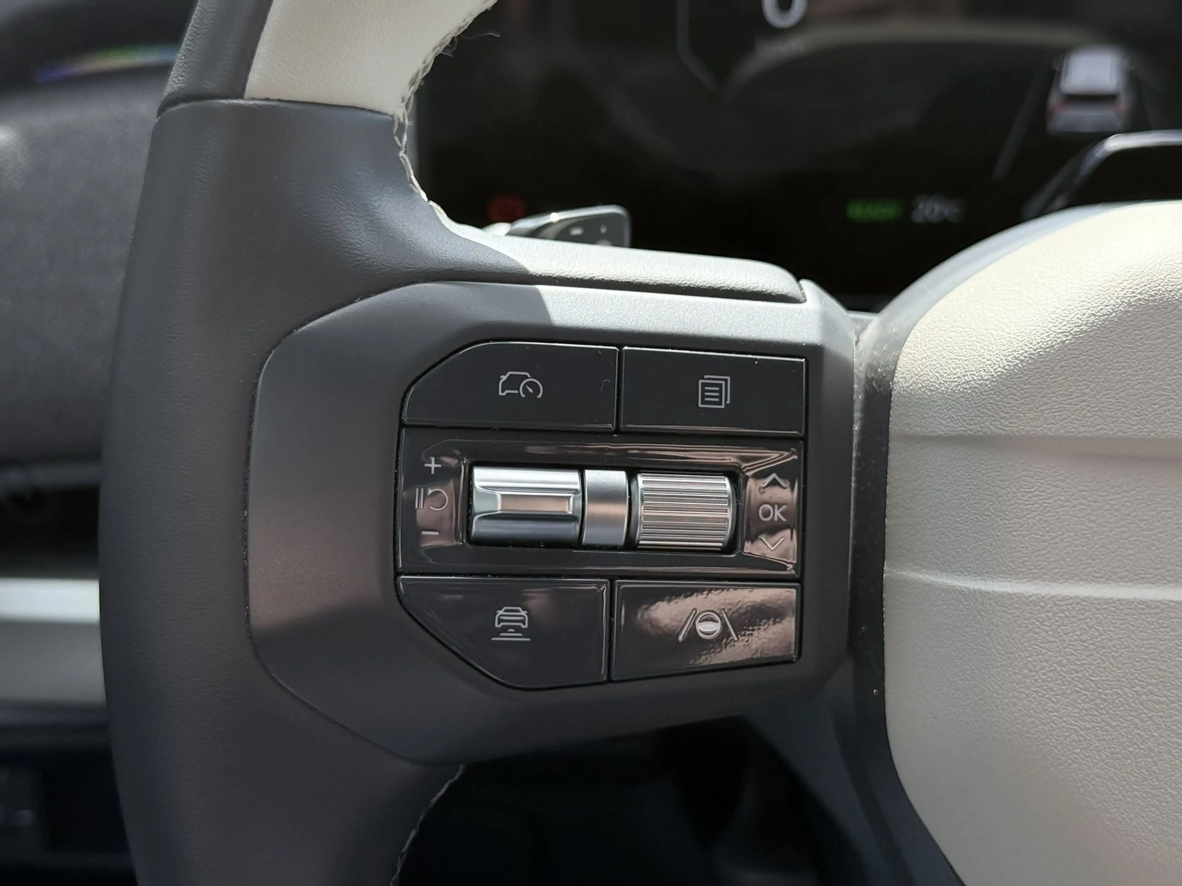 Kia EV3 81,4 kWh GT Line — photo 11