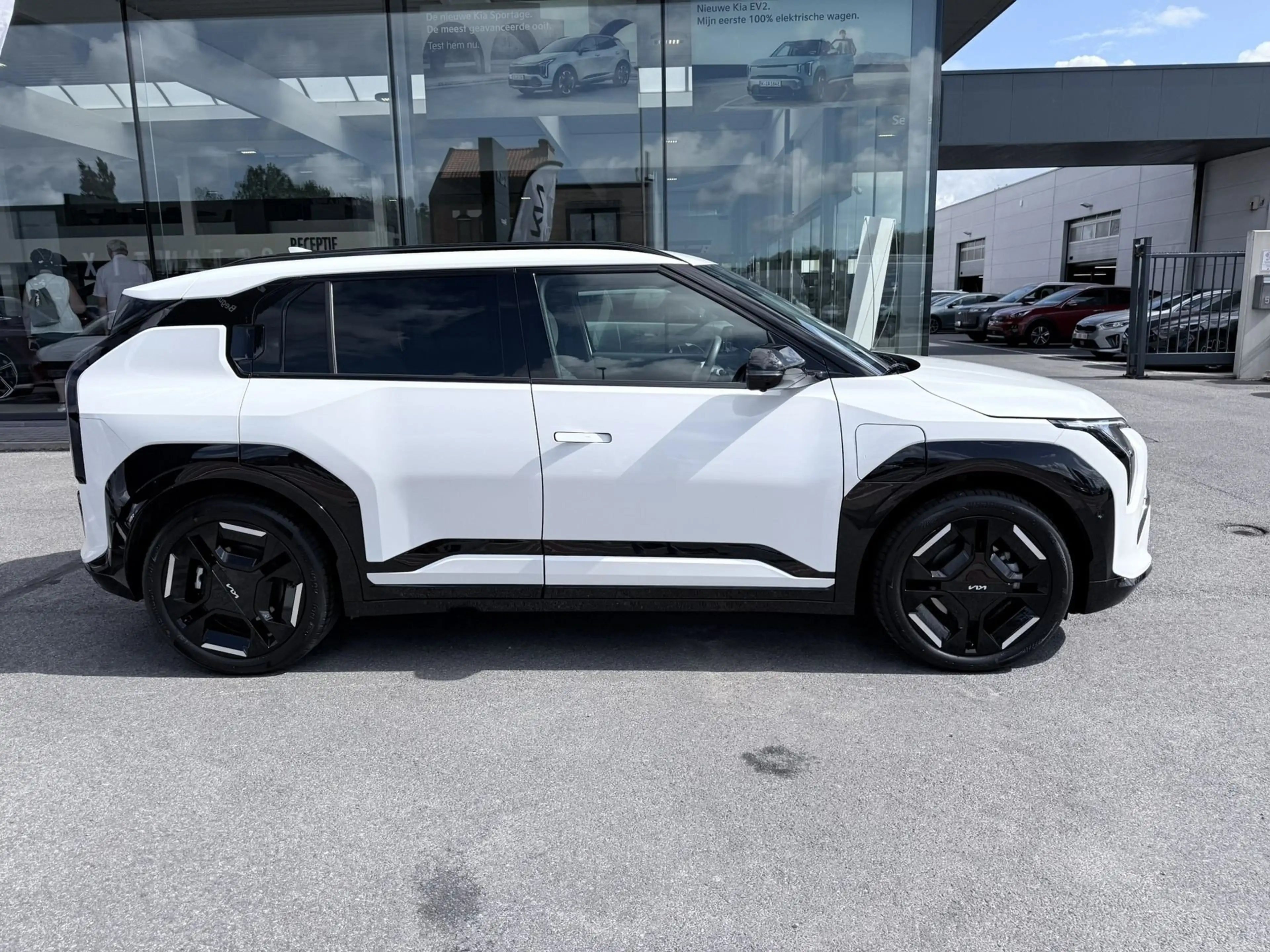 Kia EV3 81,4 kWh GT Line — photo 3