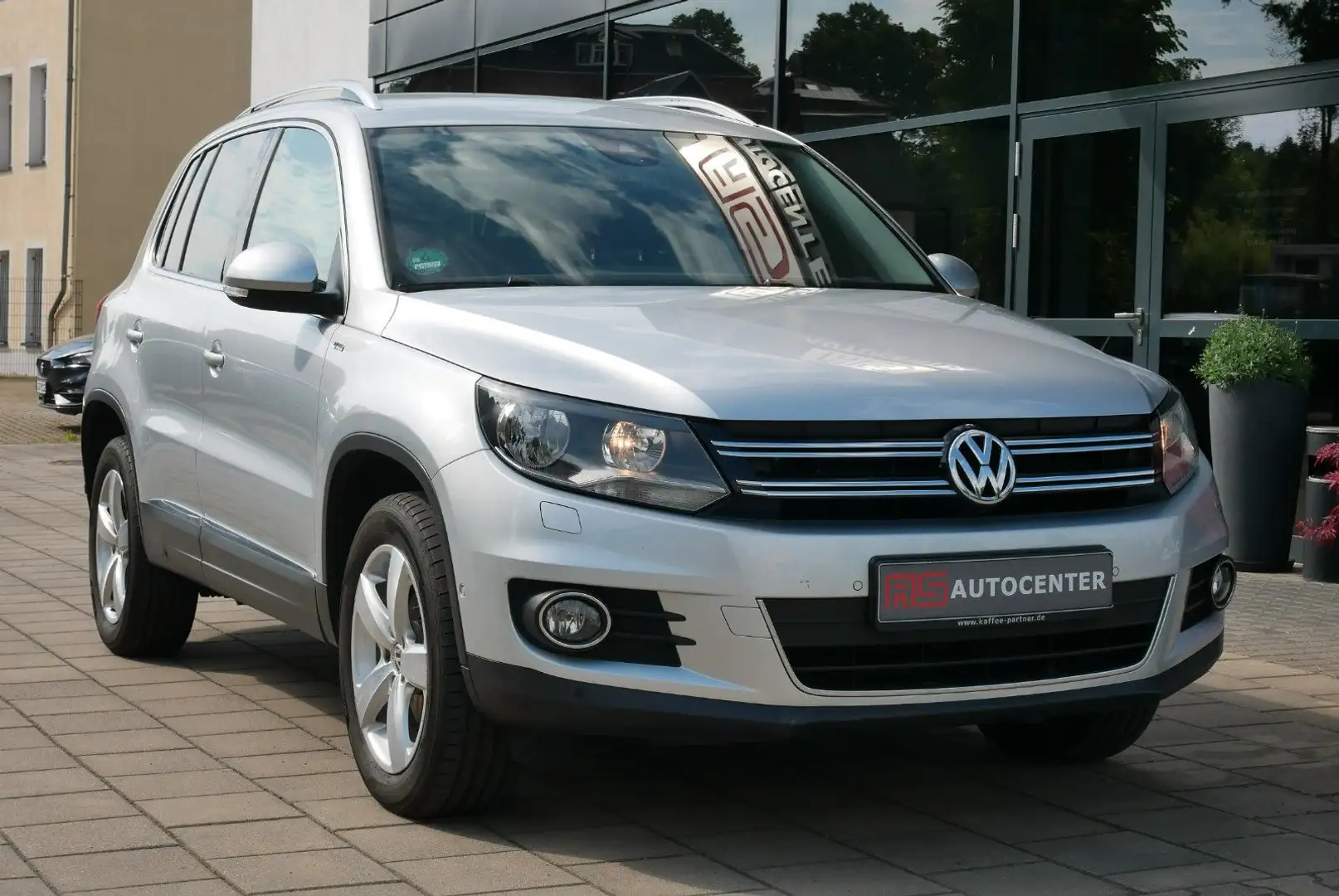 Volkswagen Tiguan Cup Sport & Style 4Motion DSG Navi PDC Argent - 2