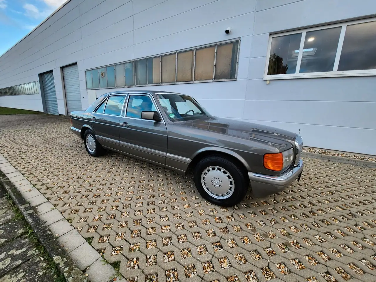 Mercedes-Benz 500 SE W126 LEDER/KLIMA/HiFi/SHZ/TÜV 01.2028, foto 8