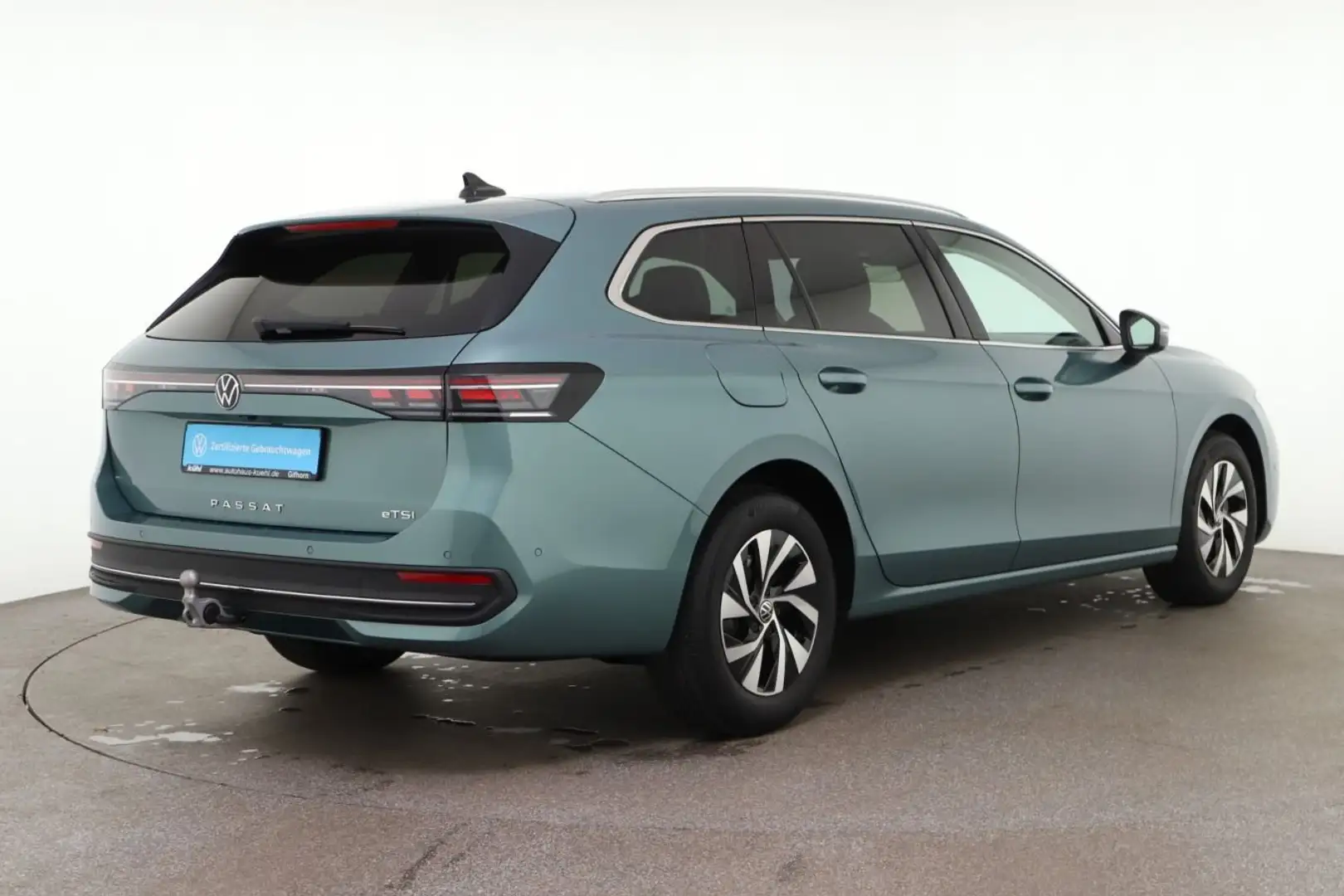 Volkswagen Passat Variant 1.5 eTSI DSG Business IQ.Light/AC Grün - 2