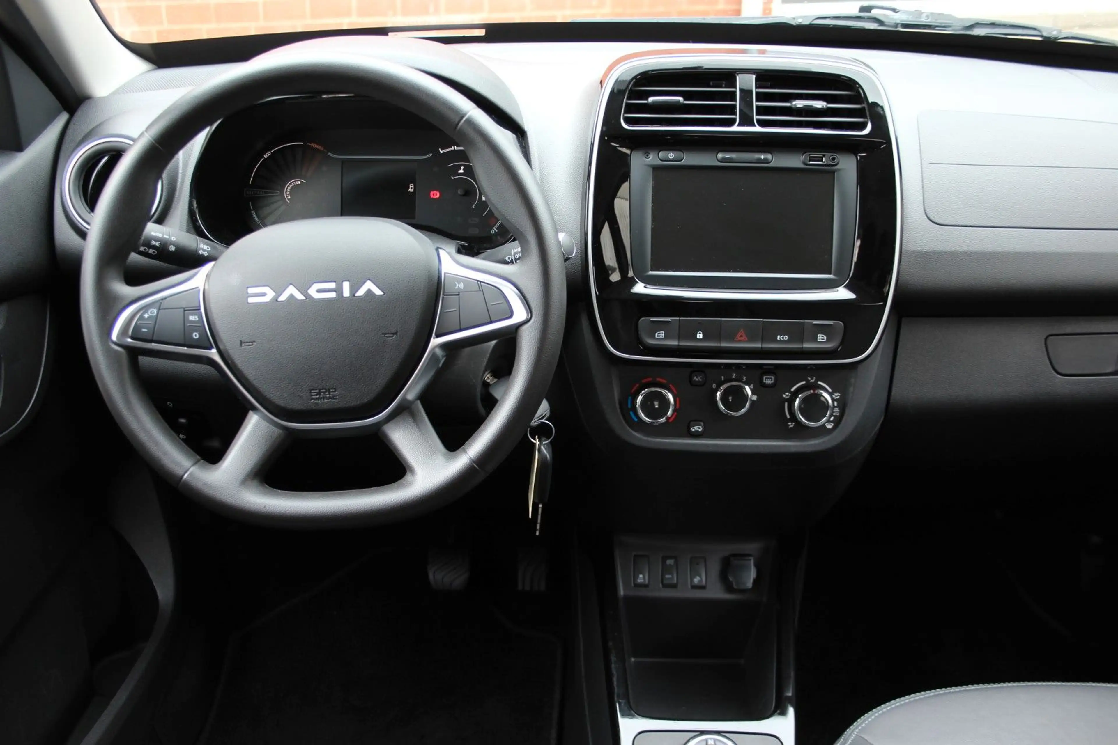 Dacia Spring Electric Essential — photo 6