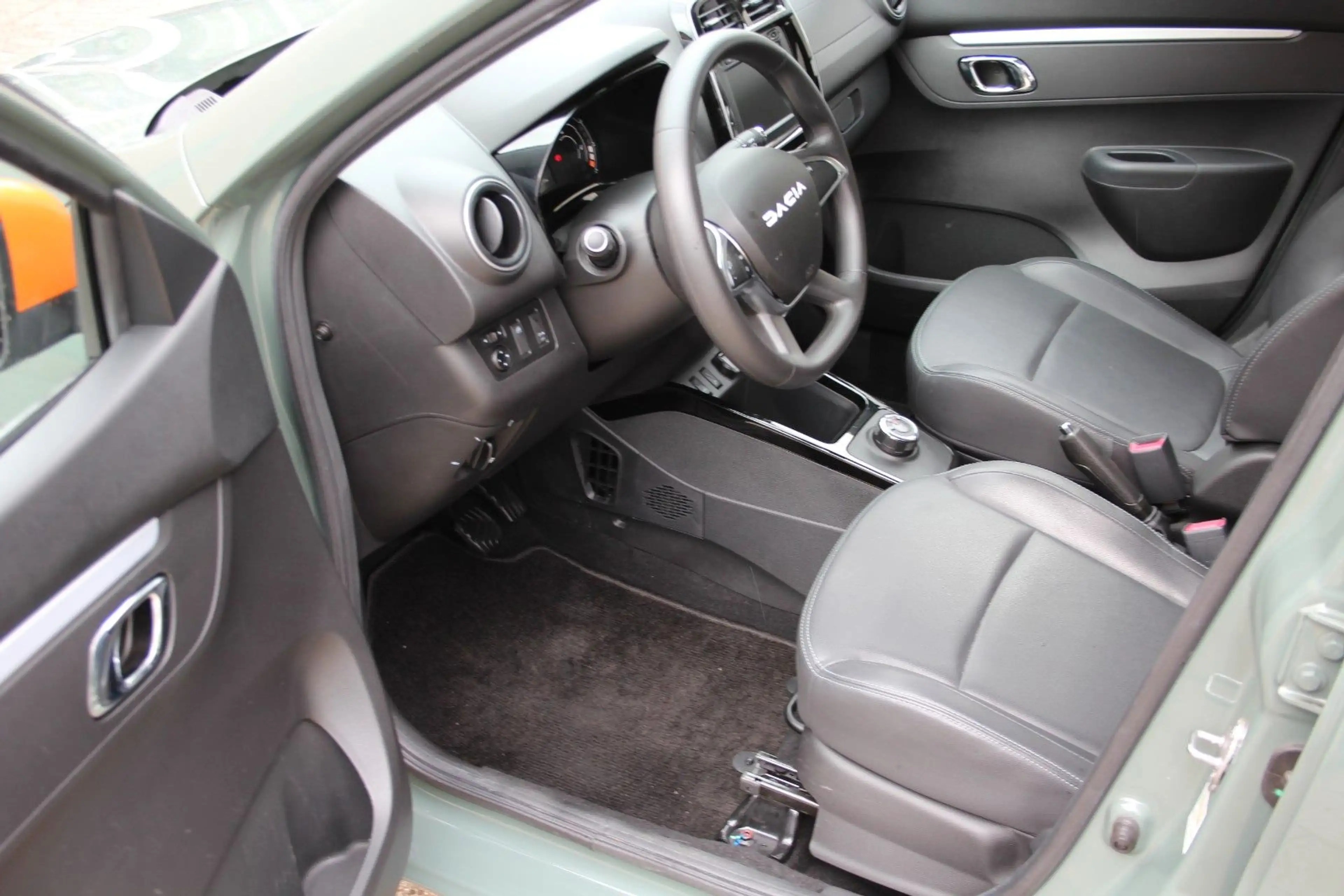 Dacia Spring Electric Essential — photo 7