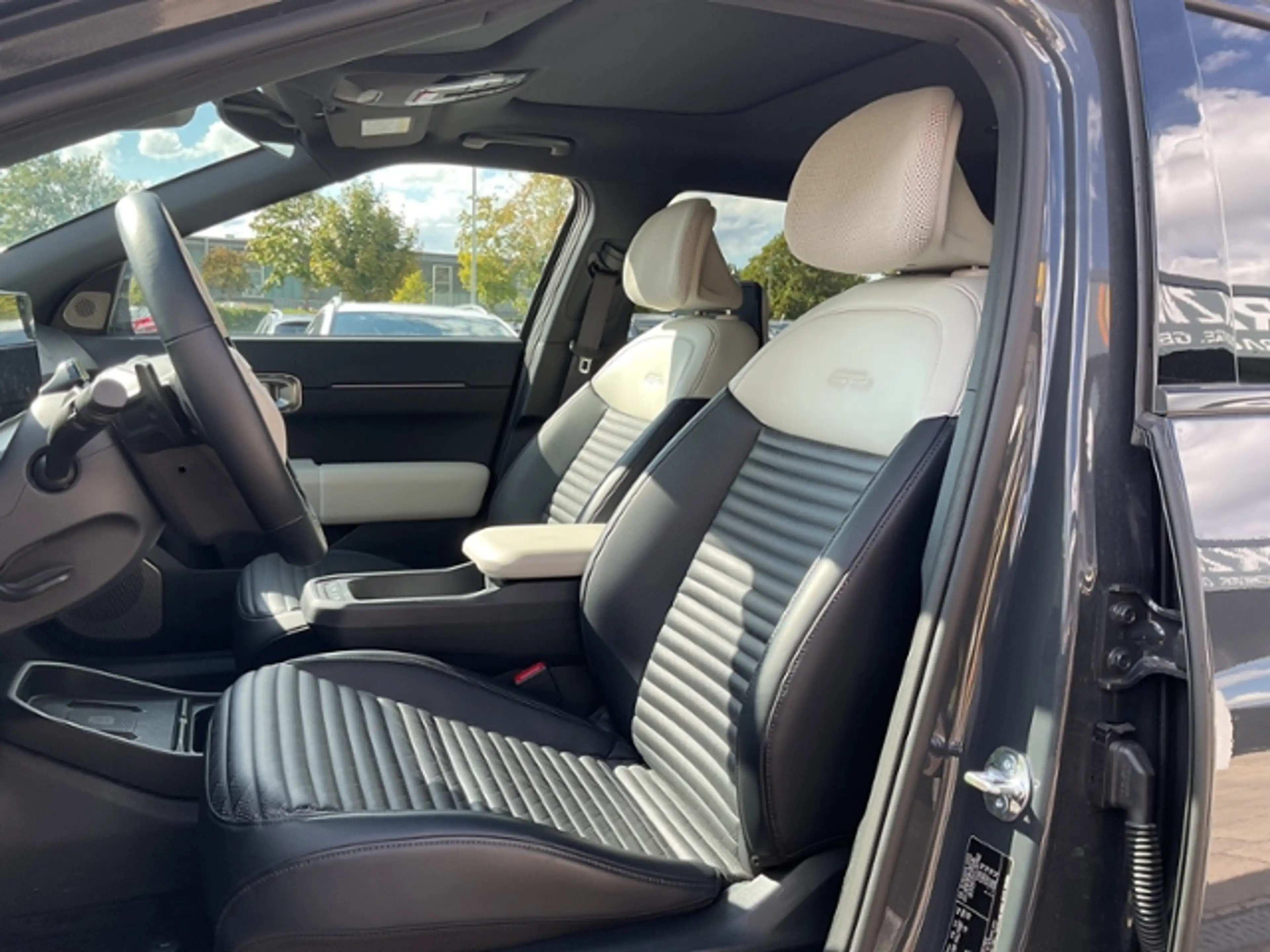Kia EV4 Fastback GT-Line FWD 81 DWP COM CON 360° GD — photo 15