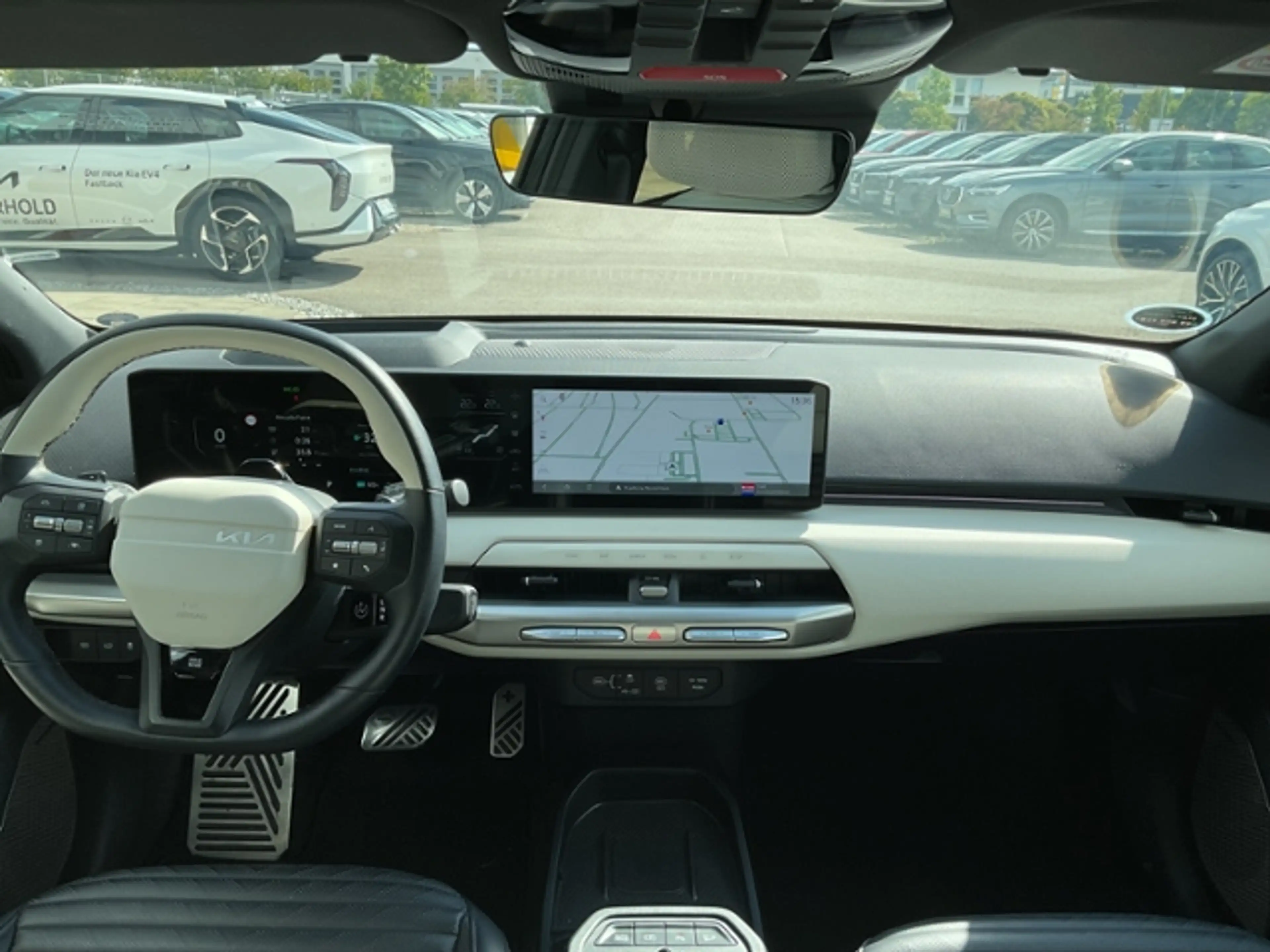 Kia EV4 Fastback GT-Line FWD 81 DWP COM CON 360° GD — photo 3