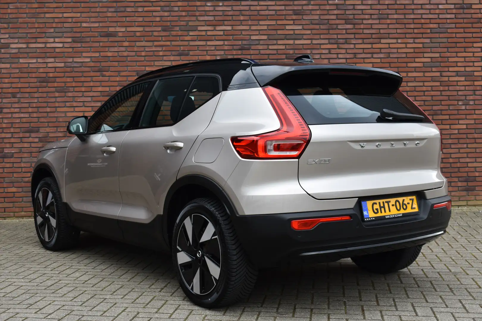 Volvo EX40 Single Motor 252PK Extended Range Plus 82 kWh | Tr Gris - 2