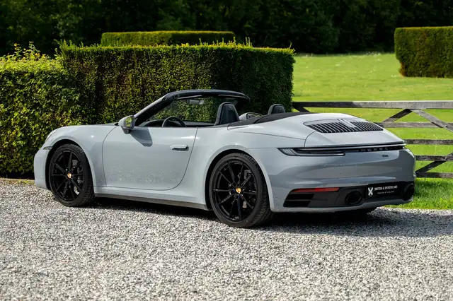 Porsche 911 view 2