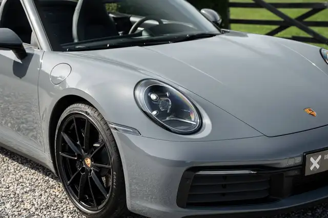 Porsche 911 view 10