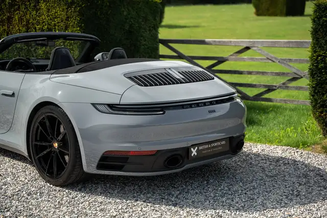 Porsche 911 view 14