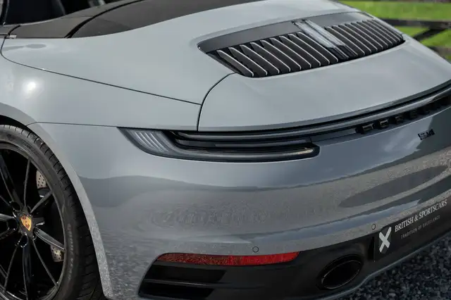 Porsche 911 view 15
