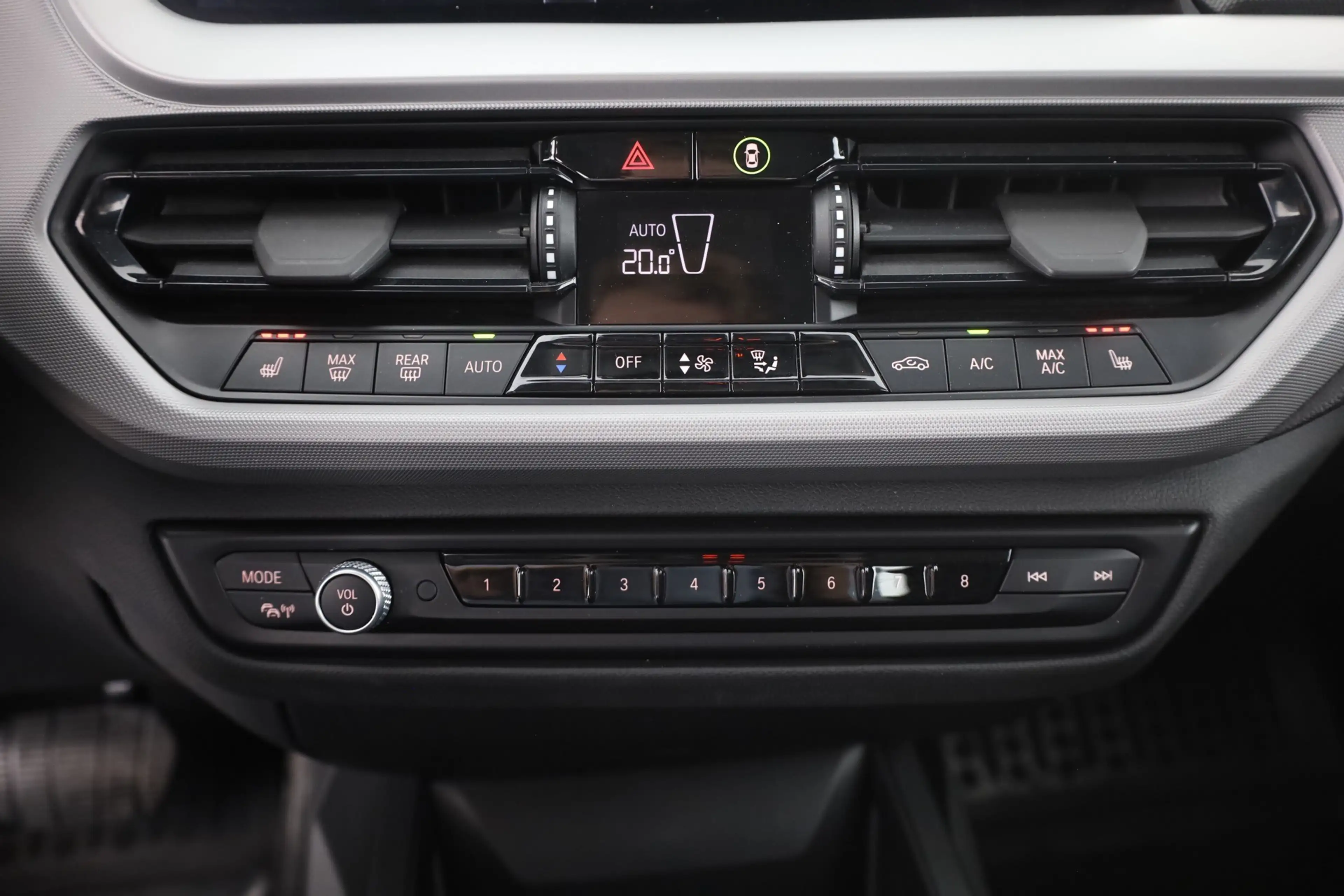 BMW 118 118i Advantage Aut. LED Navi Sitzheizung — photo 12