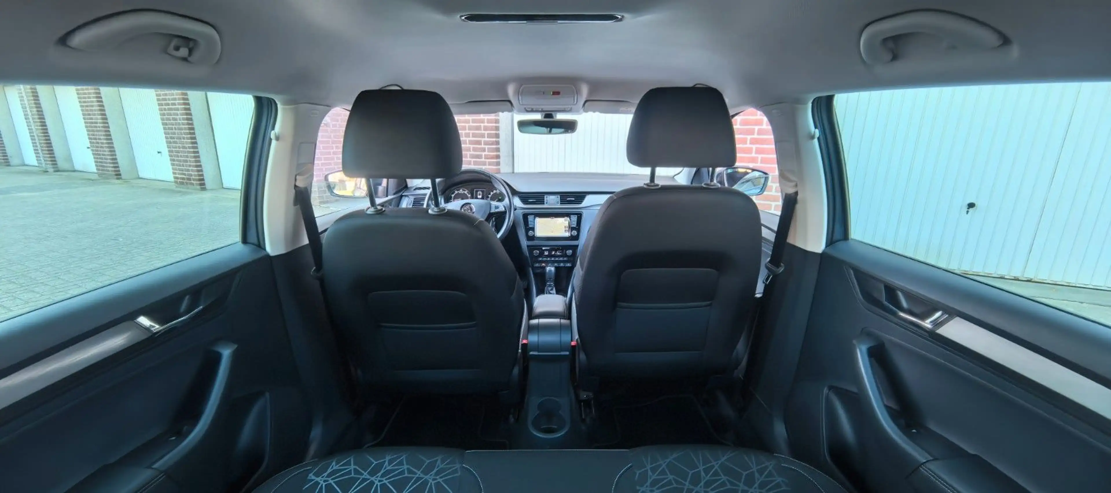 Skoda Rapid/Spaceback Spaceback Clever Touchscreen/Navi/1.Hand — photo 22