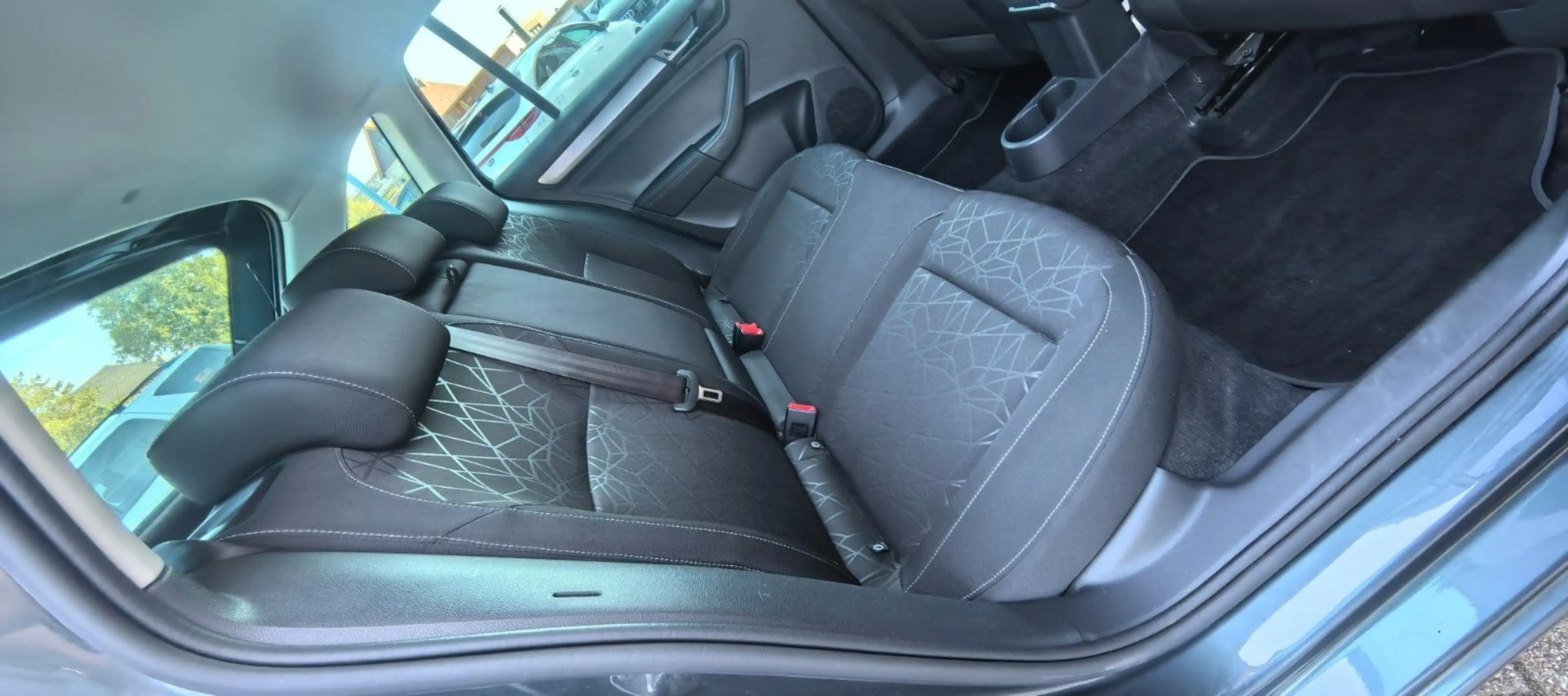 Skoda Rapid/Spaceback Spaceback Clever Touchscreen/Navi/1.Hand — photo 32