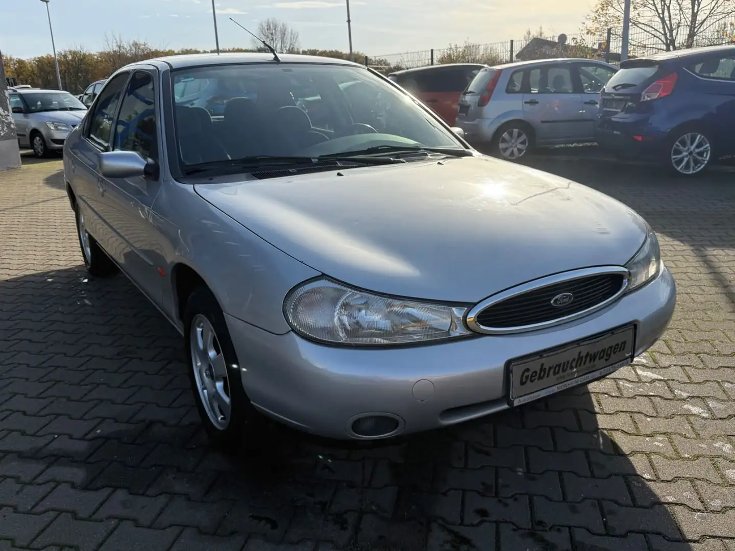 Ford Mondeo Rouge - 2