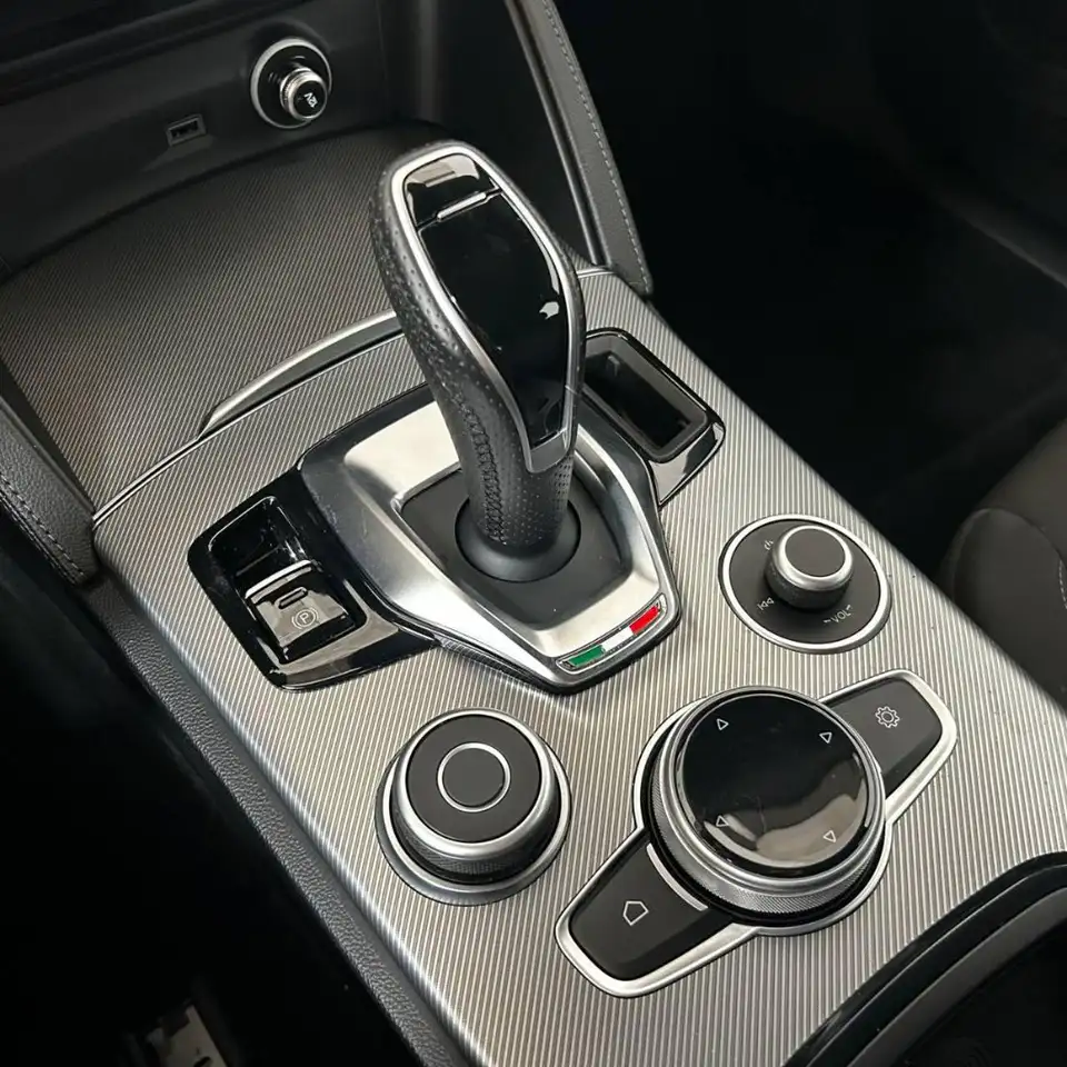 Alfa Romeo Stelvio 2024 — фото 28