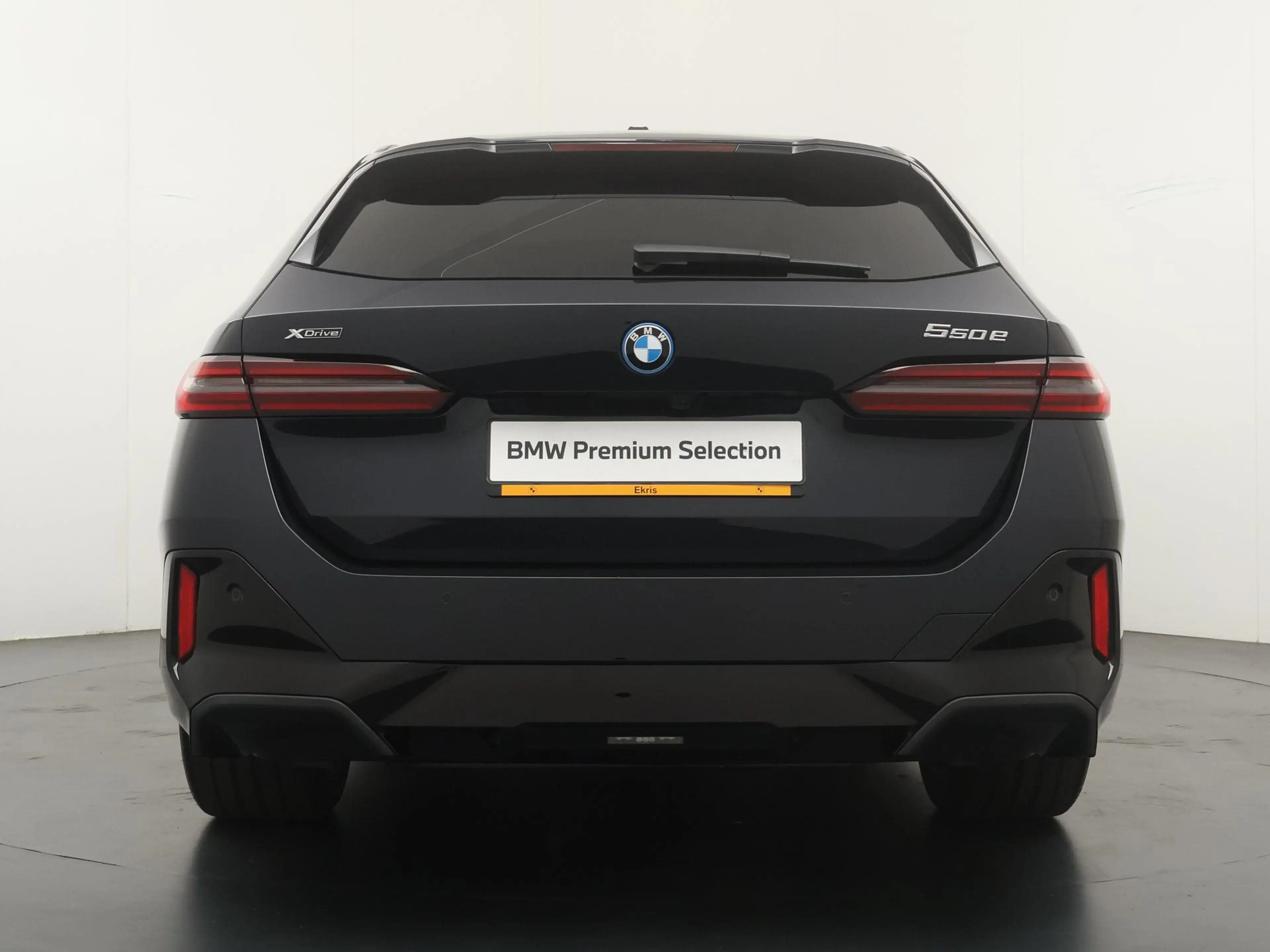 BMW 550 5-serie Touring 550e xDrive M Sport Pro | Panorama — photo 10