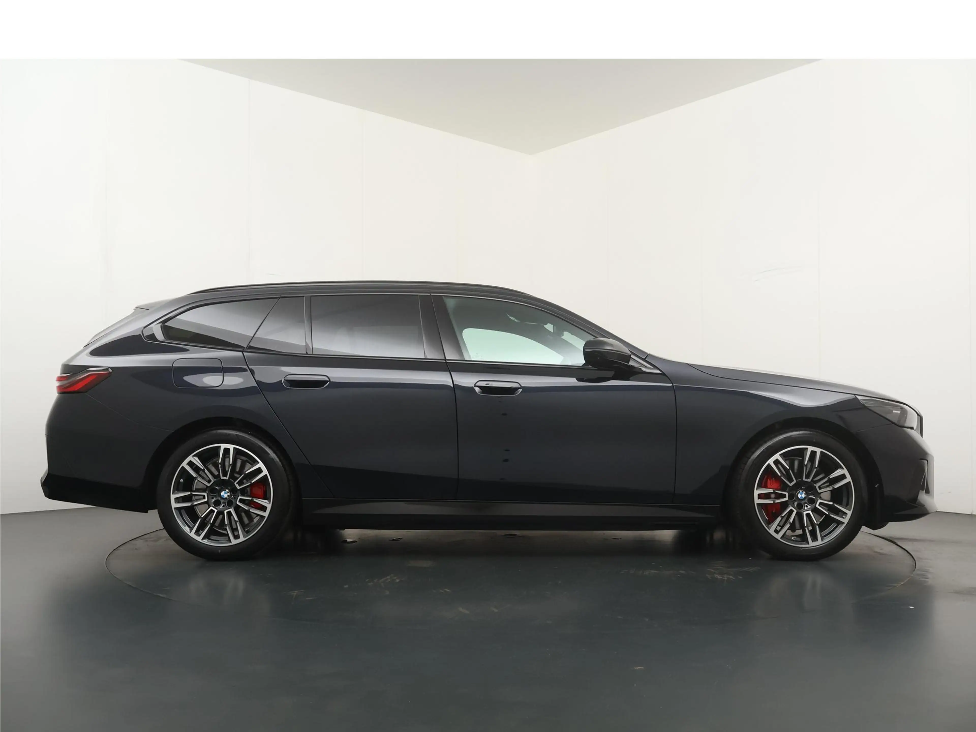 BMW 550 5-serie Touring 550e xDrive M Sport Pro | Panorama — photo 8
