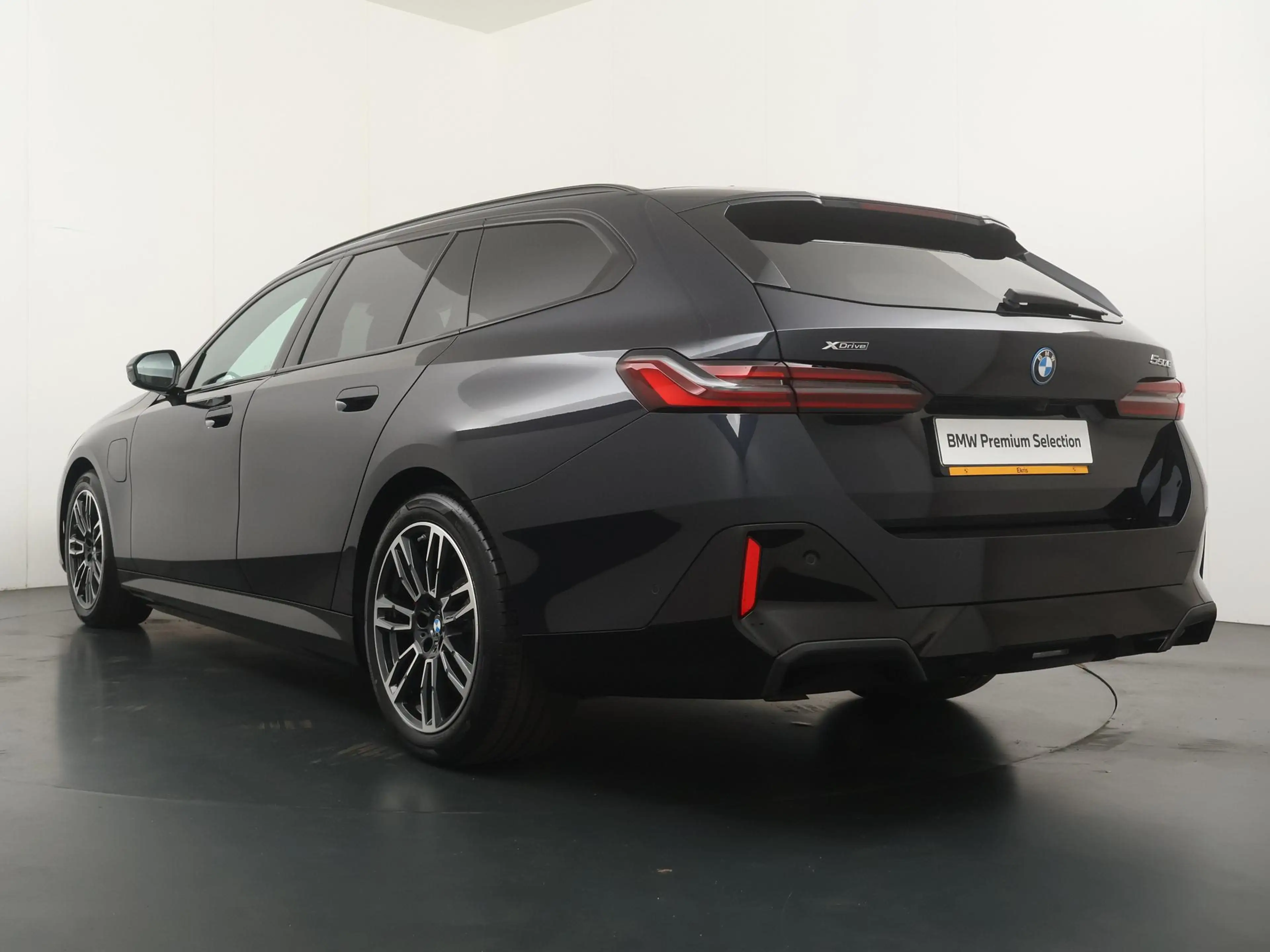 BMW 550 5-serie Touring 550e xDrive M Sport Pro | Panorama — photo 11