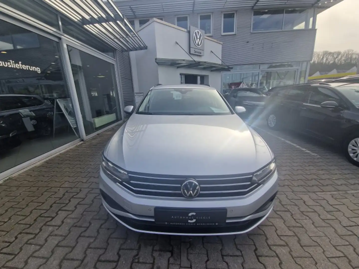 Volkswagen Passat Variant 2.0 TDI DSG AHK Navi LED Tempomat Kamera Sitzheiz Argent - 2