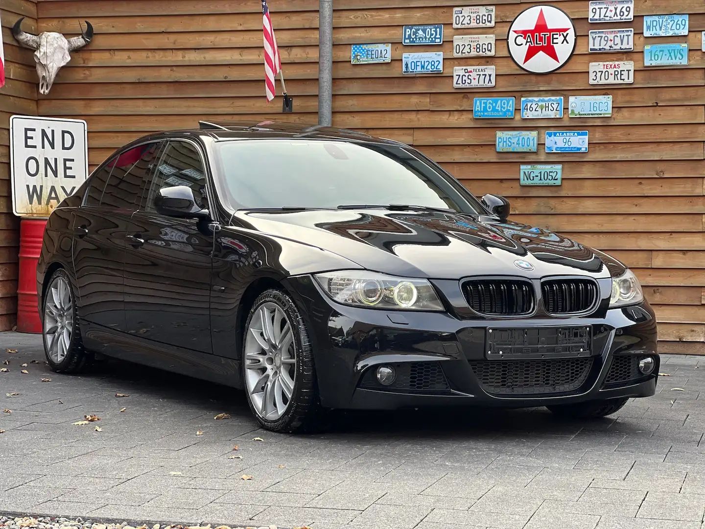 BMW 335 335i M-Sport AktivLenk Navi Prof Schiebedach Noir - 1