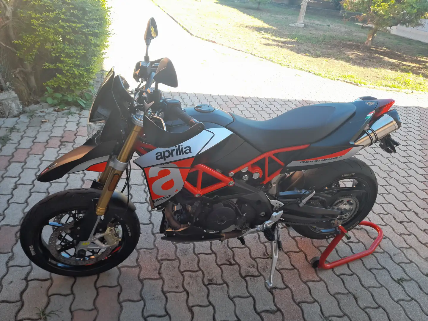 Aprilia Dorsoduro - 2