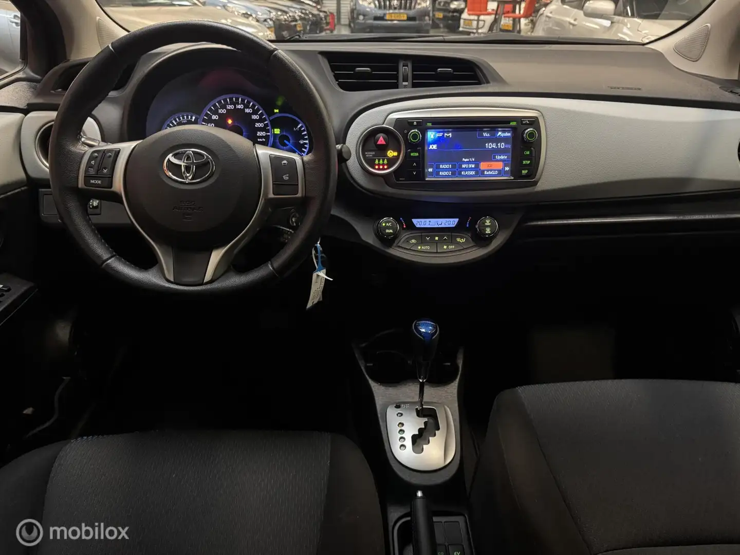 Toyota Yaris 1.5 Hybrid Aspiration Camera|Cruise|LM-Velgen Rot - 2